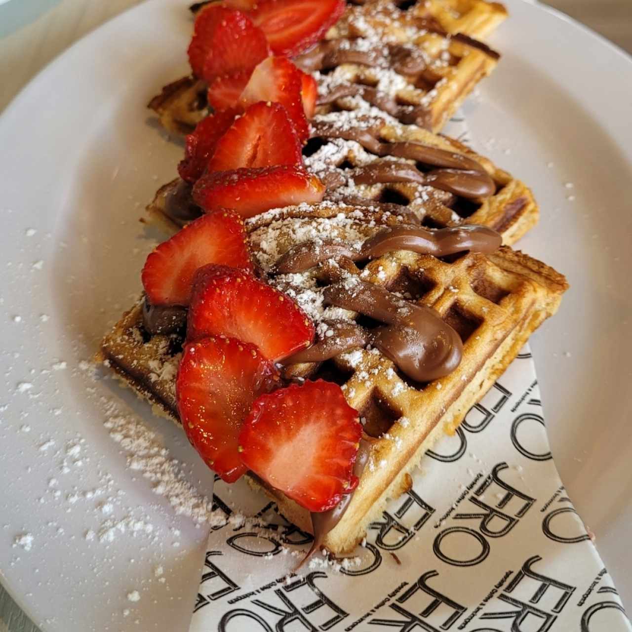 waffles con nutela y fresas