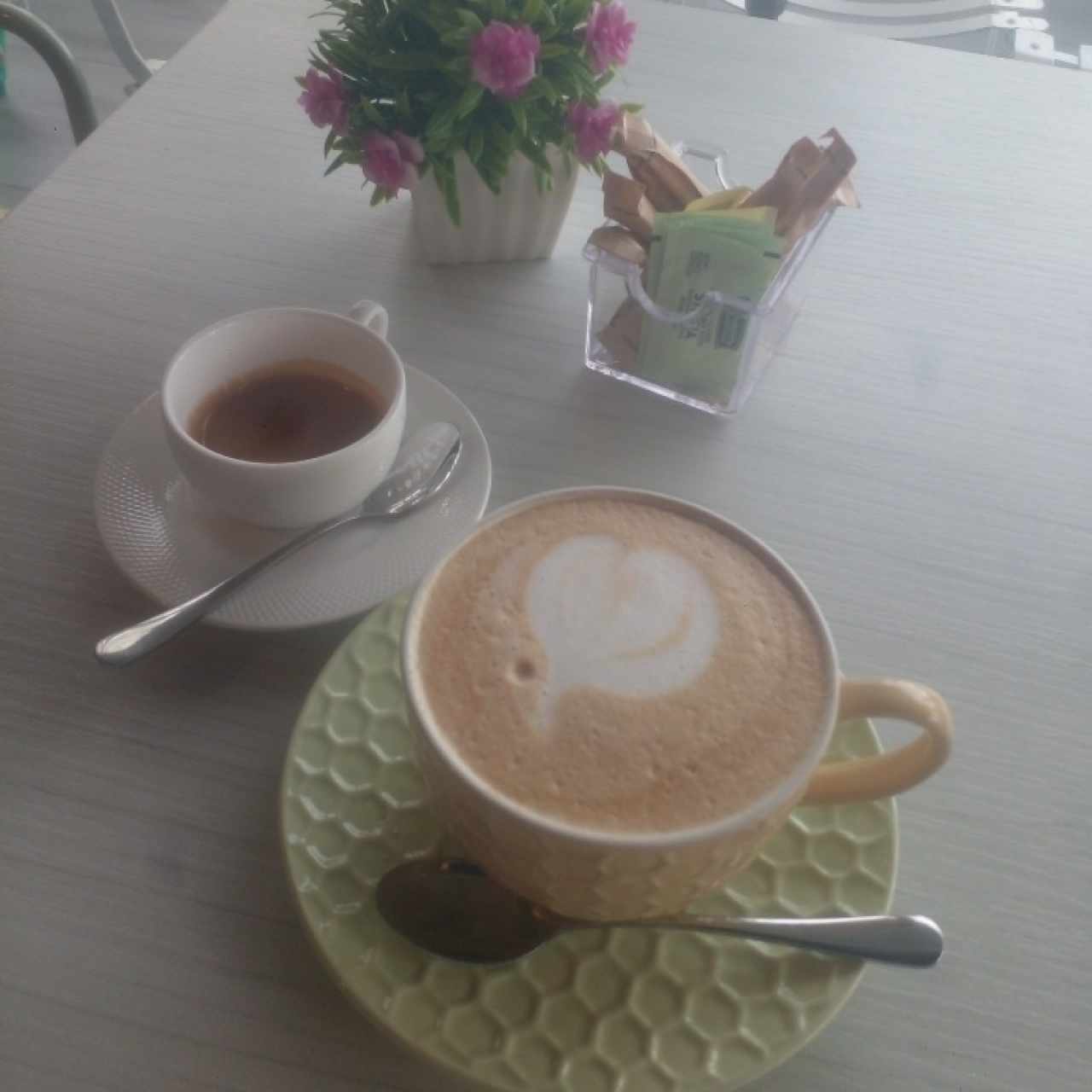 capuchino descafeinado con leche de almendras y expreso 👌