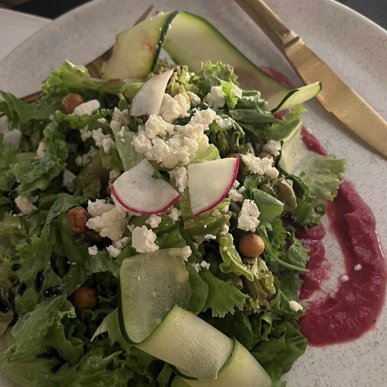 Ensalada de Queso de Cabra y Piña