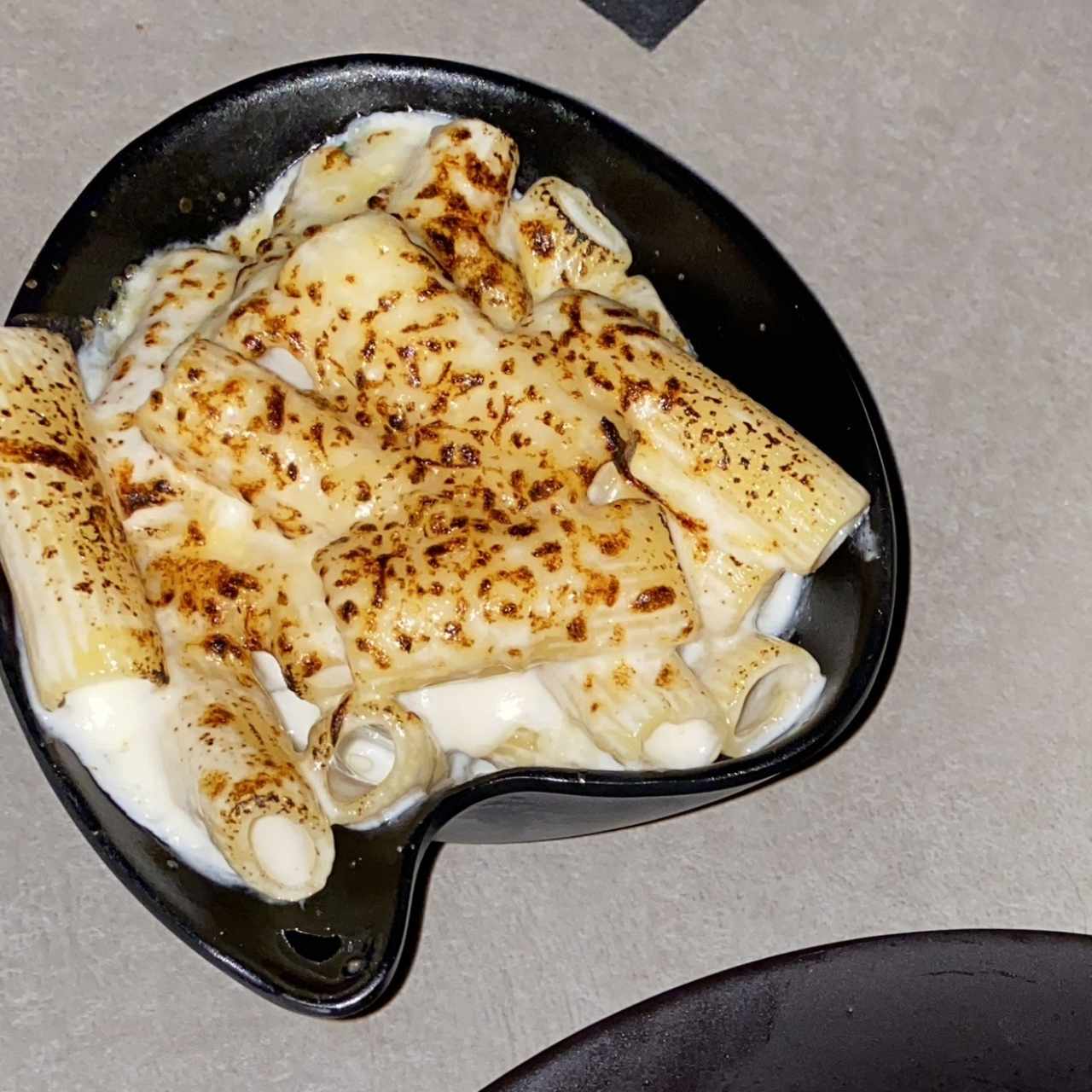 Macarrones con queso Trufado