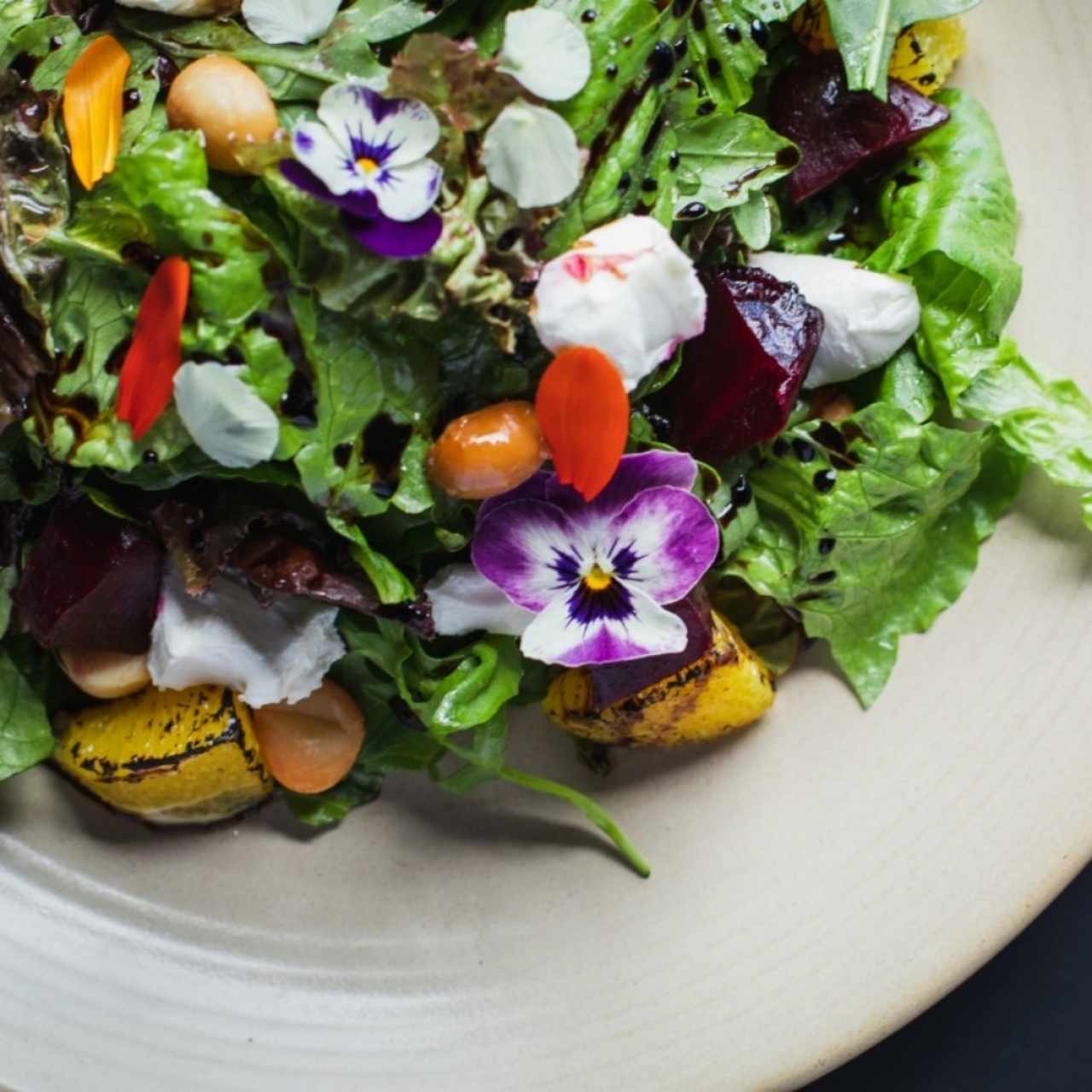 ENSALADA DE QUESO DE CABRA