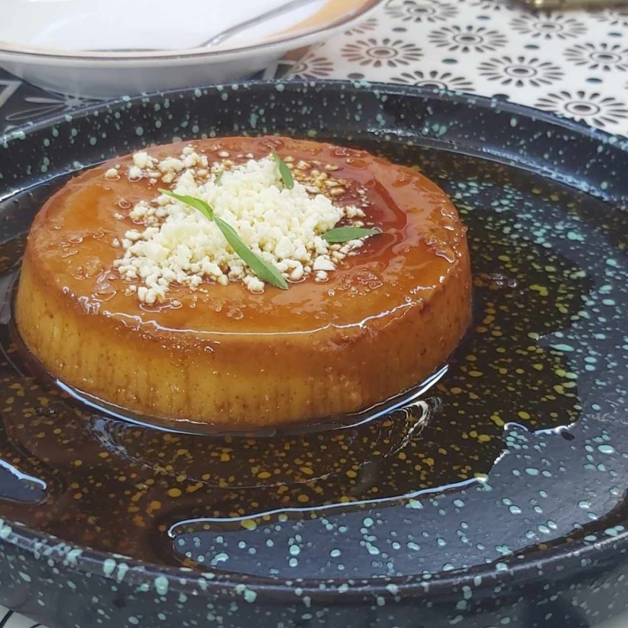 Flan con queso y café