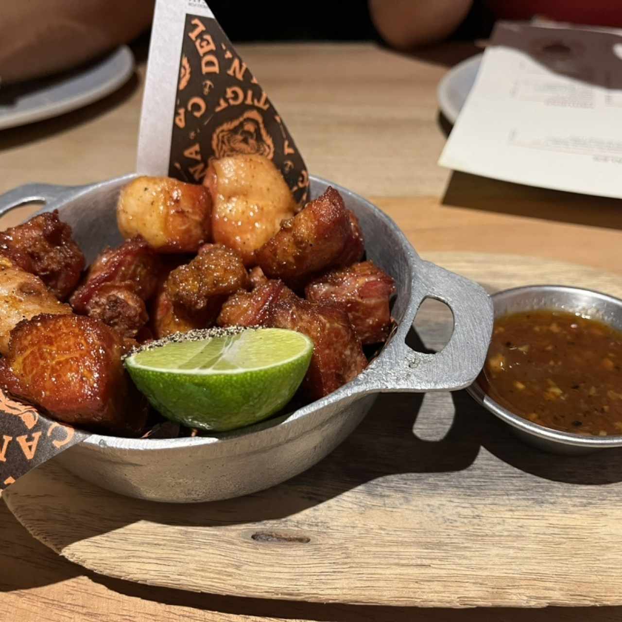 Chuletón de cerdo al carbón