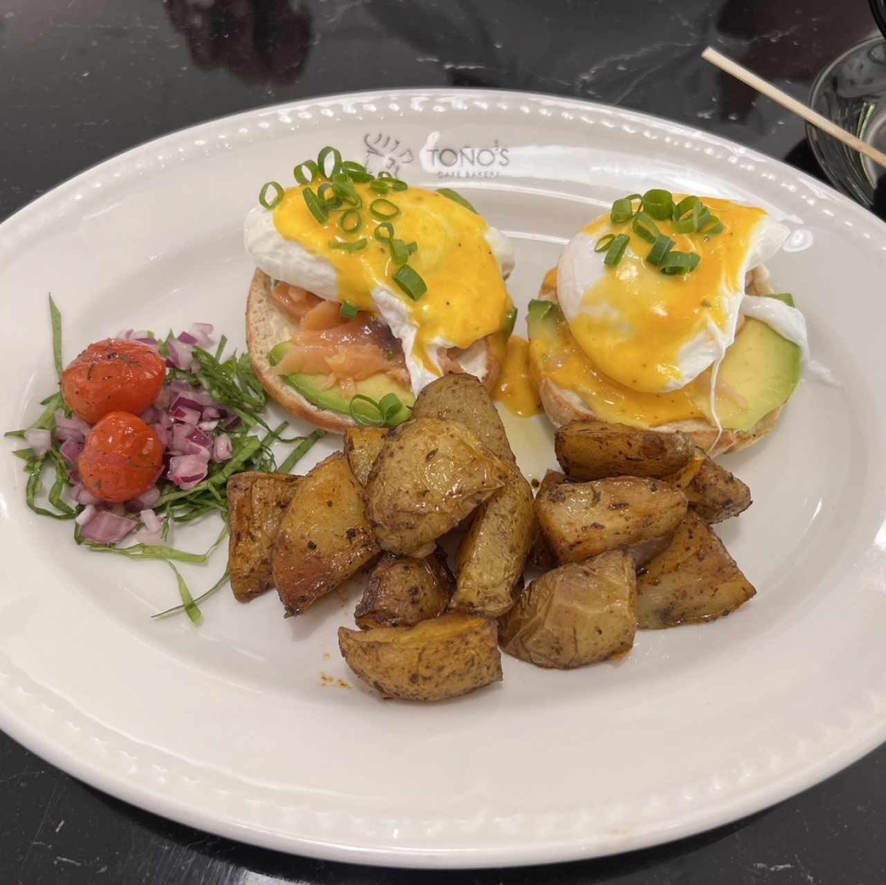 Huevos benedicto con salmón 