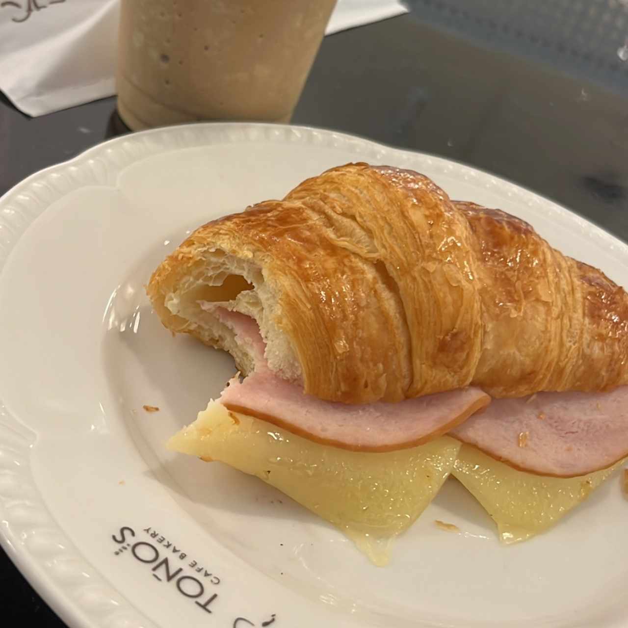 Croissant ham & cheese