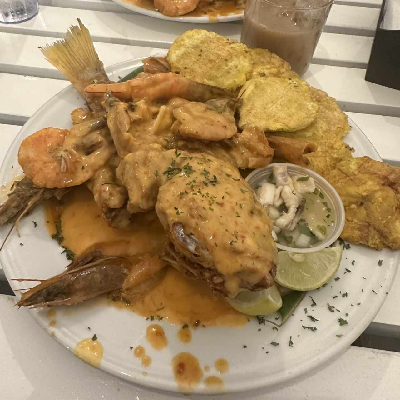 Pescado frito con camarones 