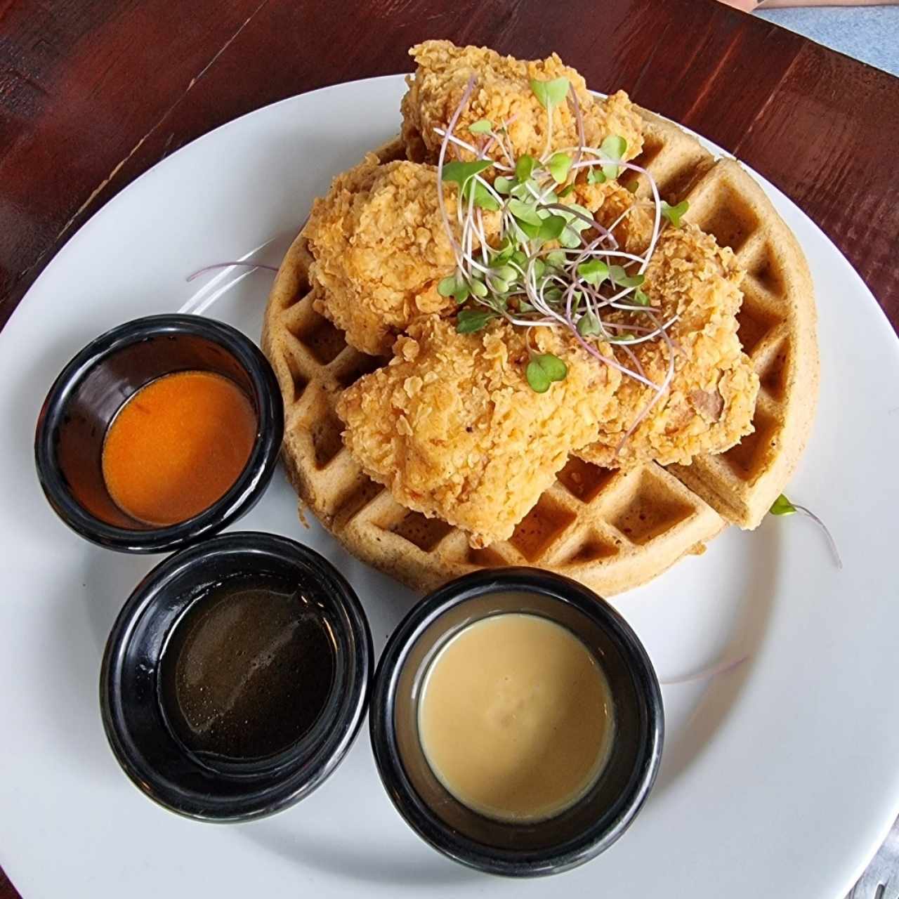 Waffles con Pollo Frito