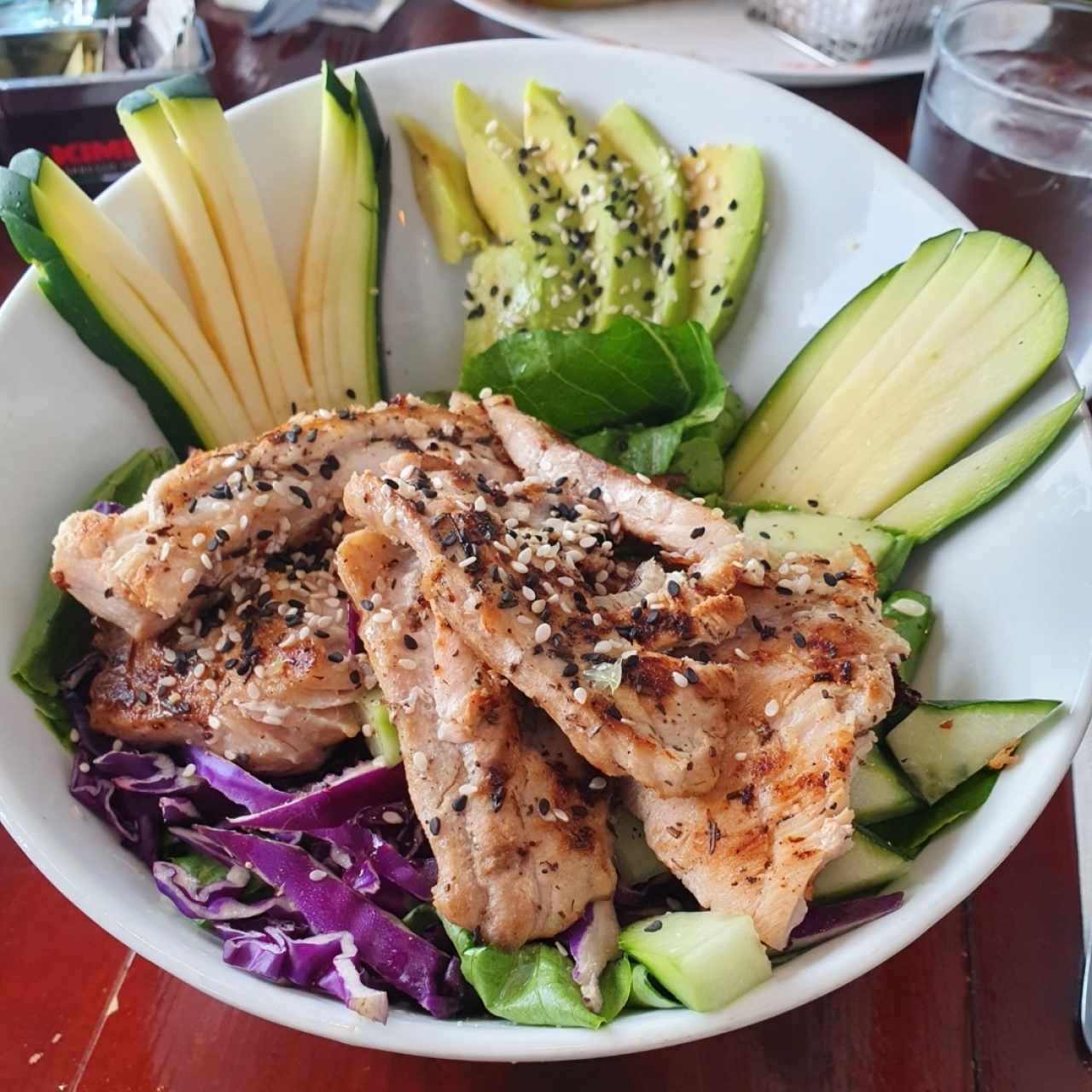 Ensaladas - Bowl de corvina 