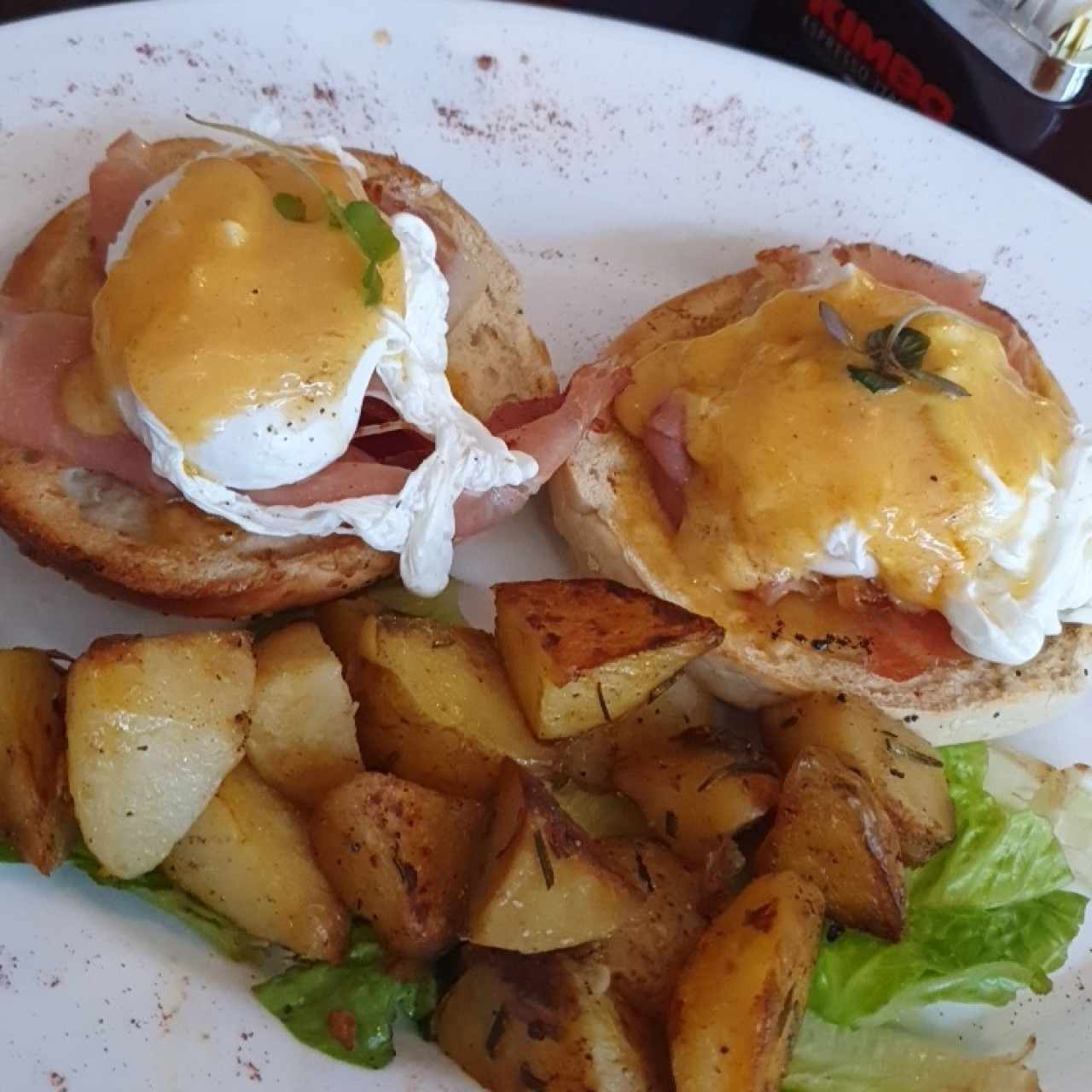 Huevos Benedictinos