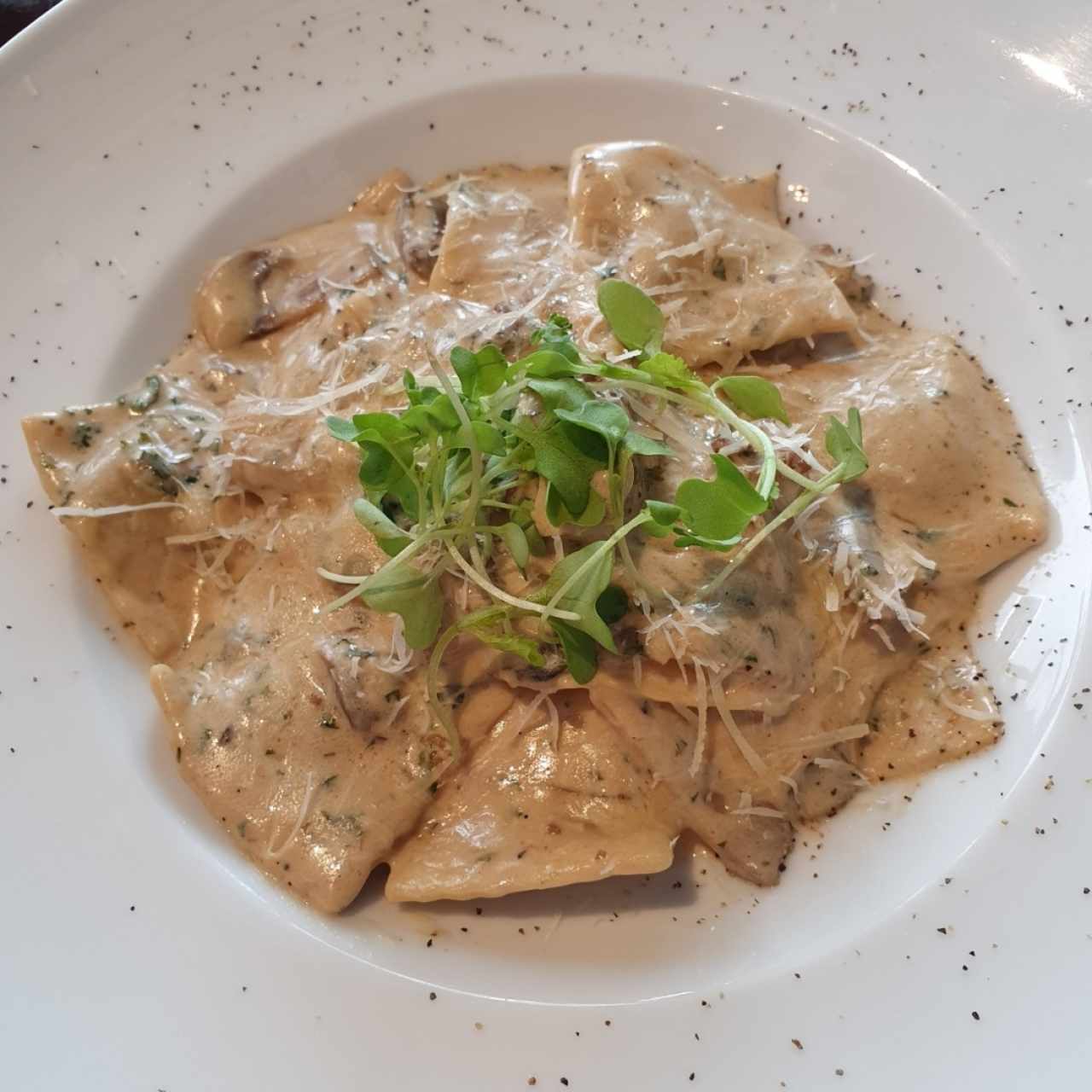 Ravioli de hongos porcini