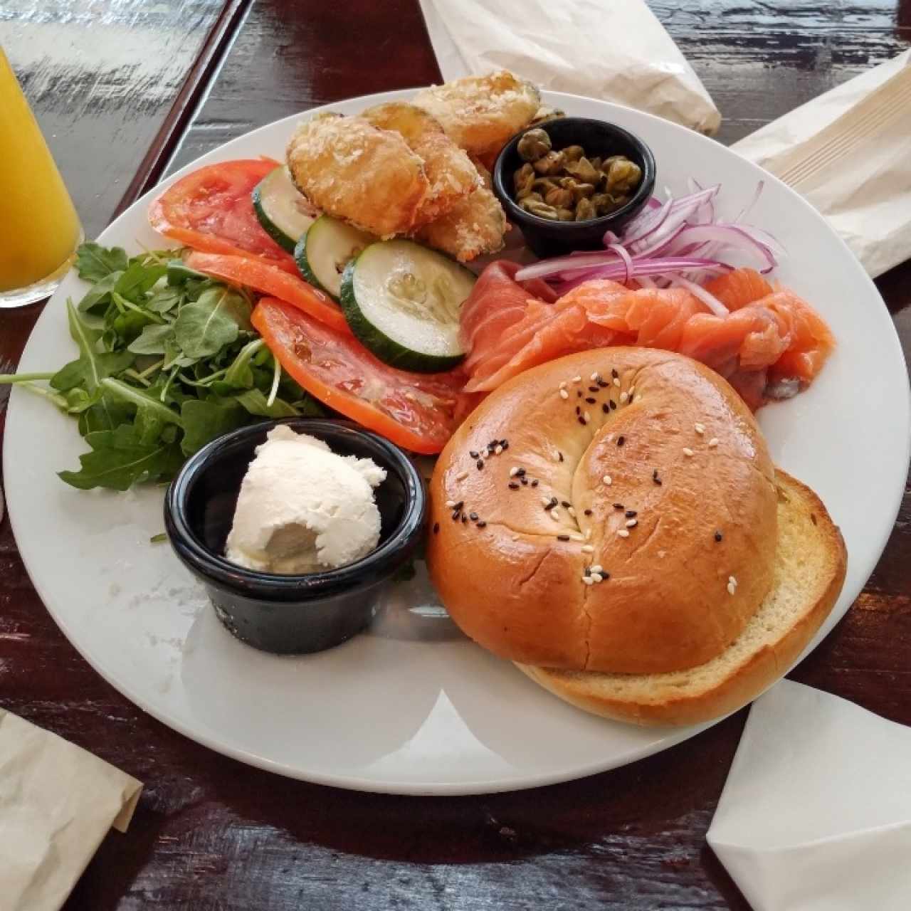 bagel de salmon ahumado.