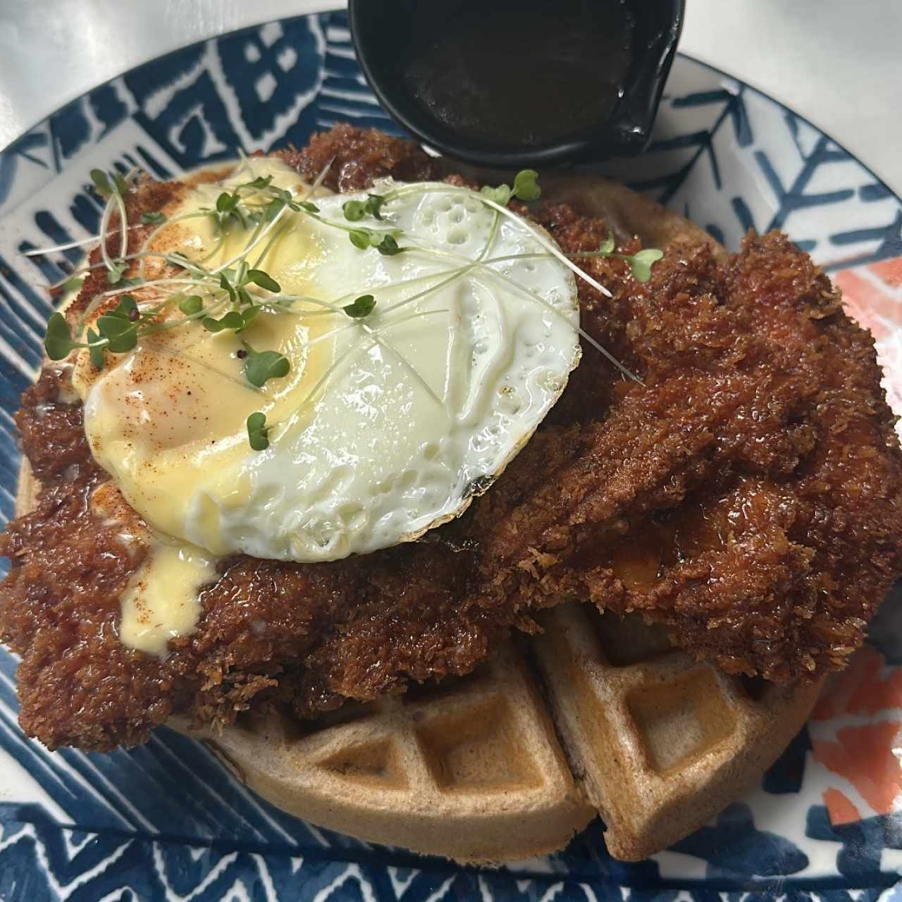 Pollo Frito y Waffles