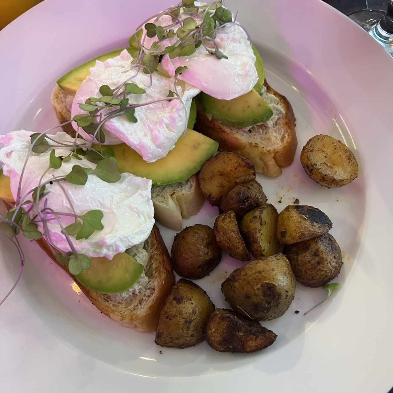 Clásicos - Tostada de Aguacate
