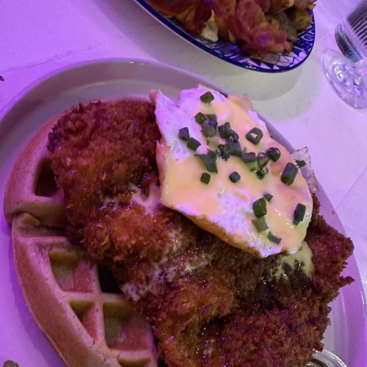 Pollo Frito y Waffles