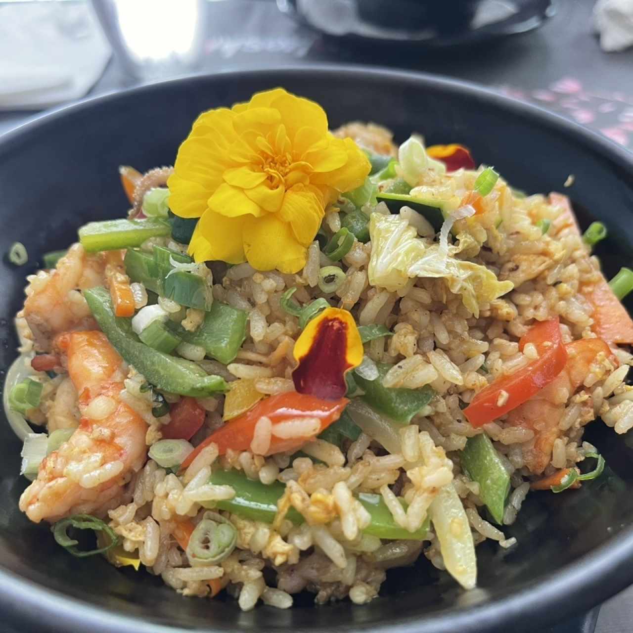 ARROZ THAI DE CAMARÓN CON CALAMAR