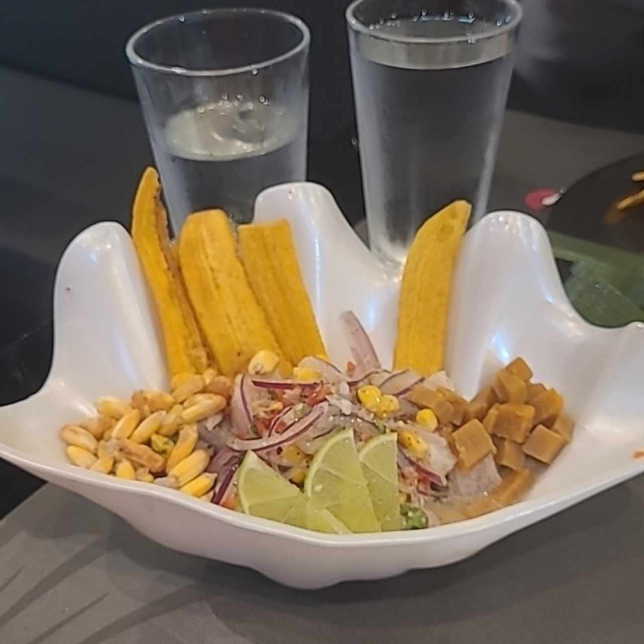 ENTRADAS FRÍAS - CEVICHE LIMEÑO