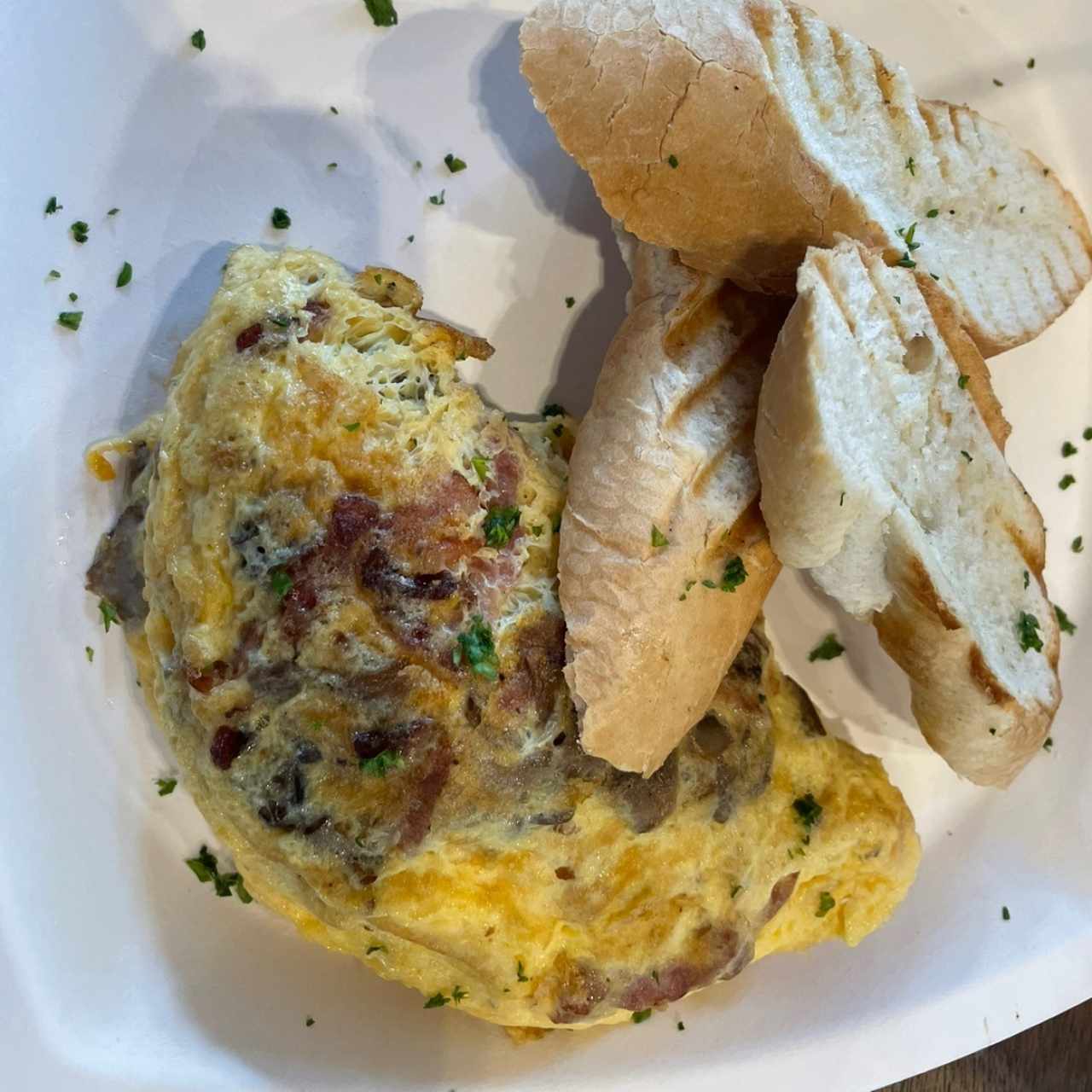 Omelette Revueltos con Portobello, Cebolla y Queso Cabra