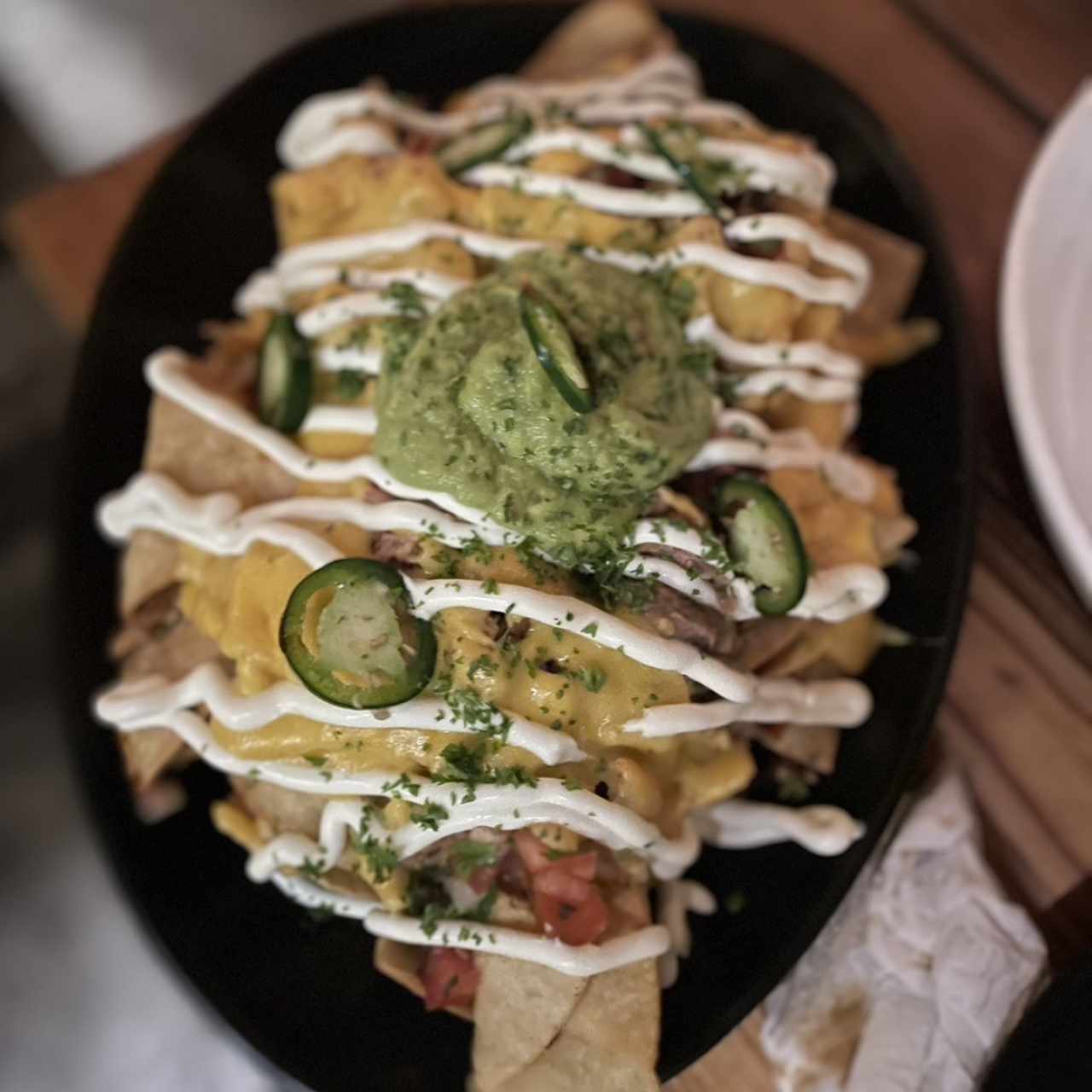 MAIN DISHES - NACHOS CON FLOW