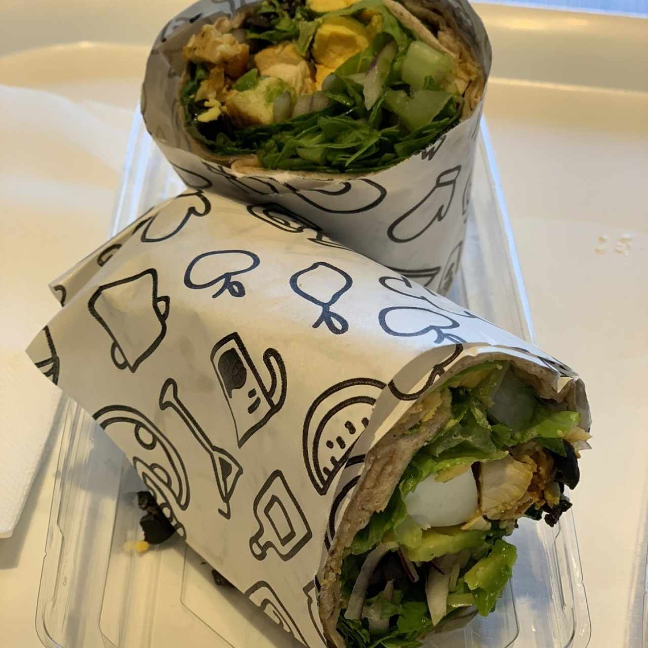 Wrap keto de huevo y pollo