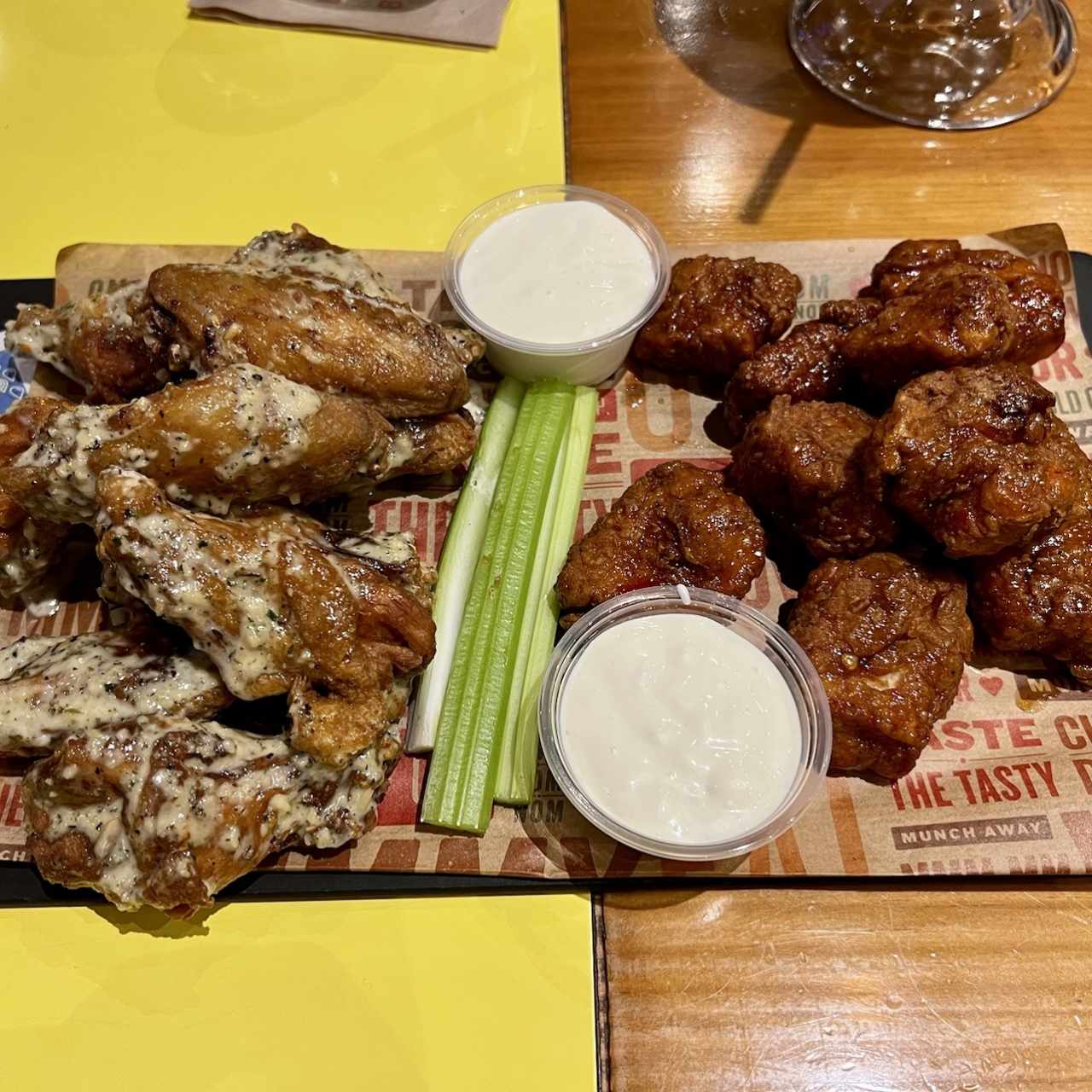 Boneless & Wings