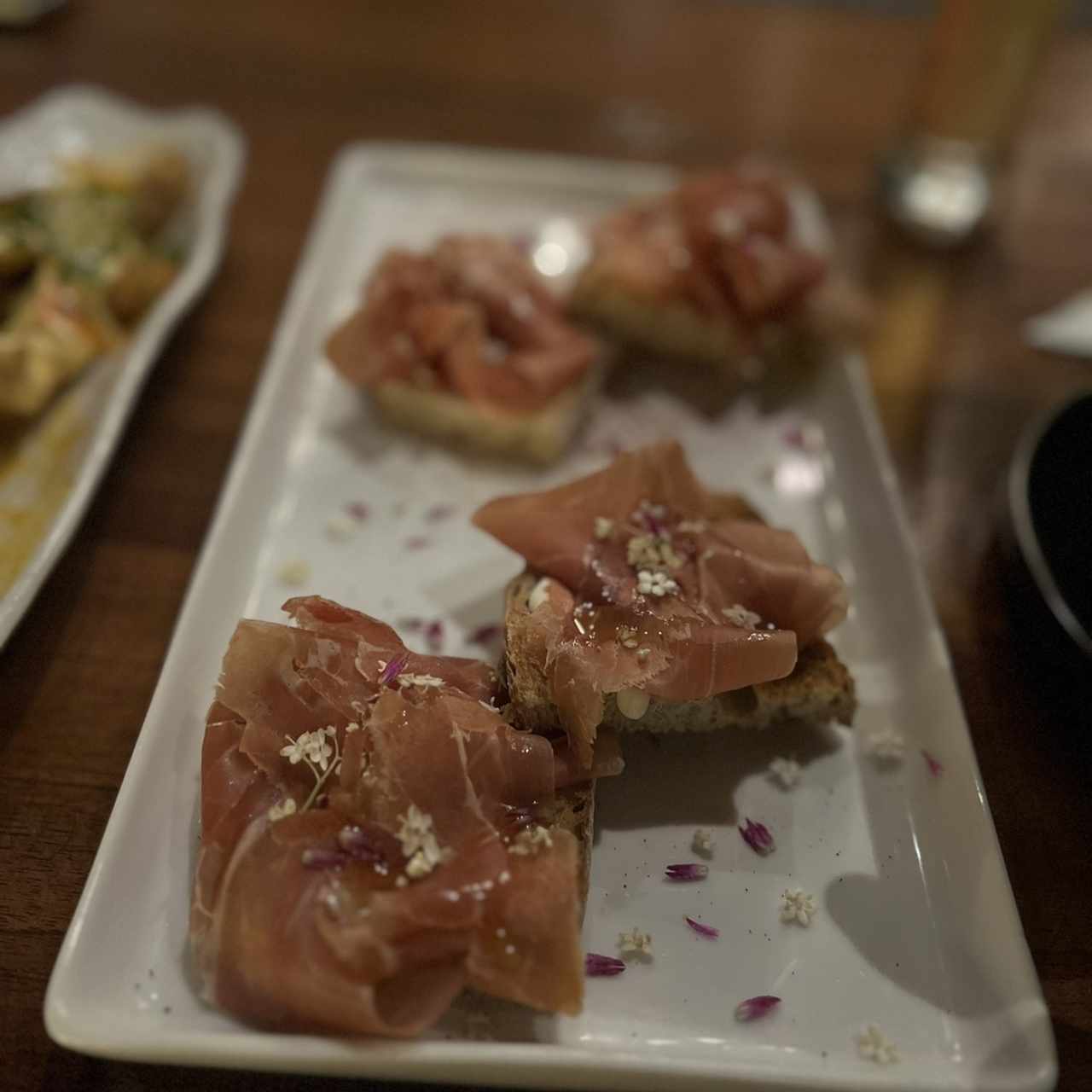 Tapas Clásicas - Montadito de Jamón