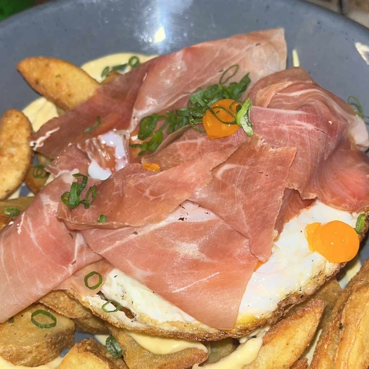 Tapas Clásicas - Huevos Rotos Atope