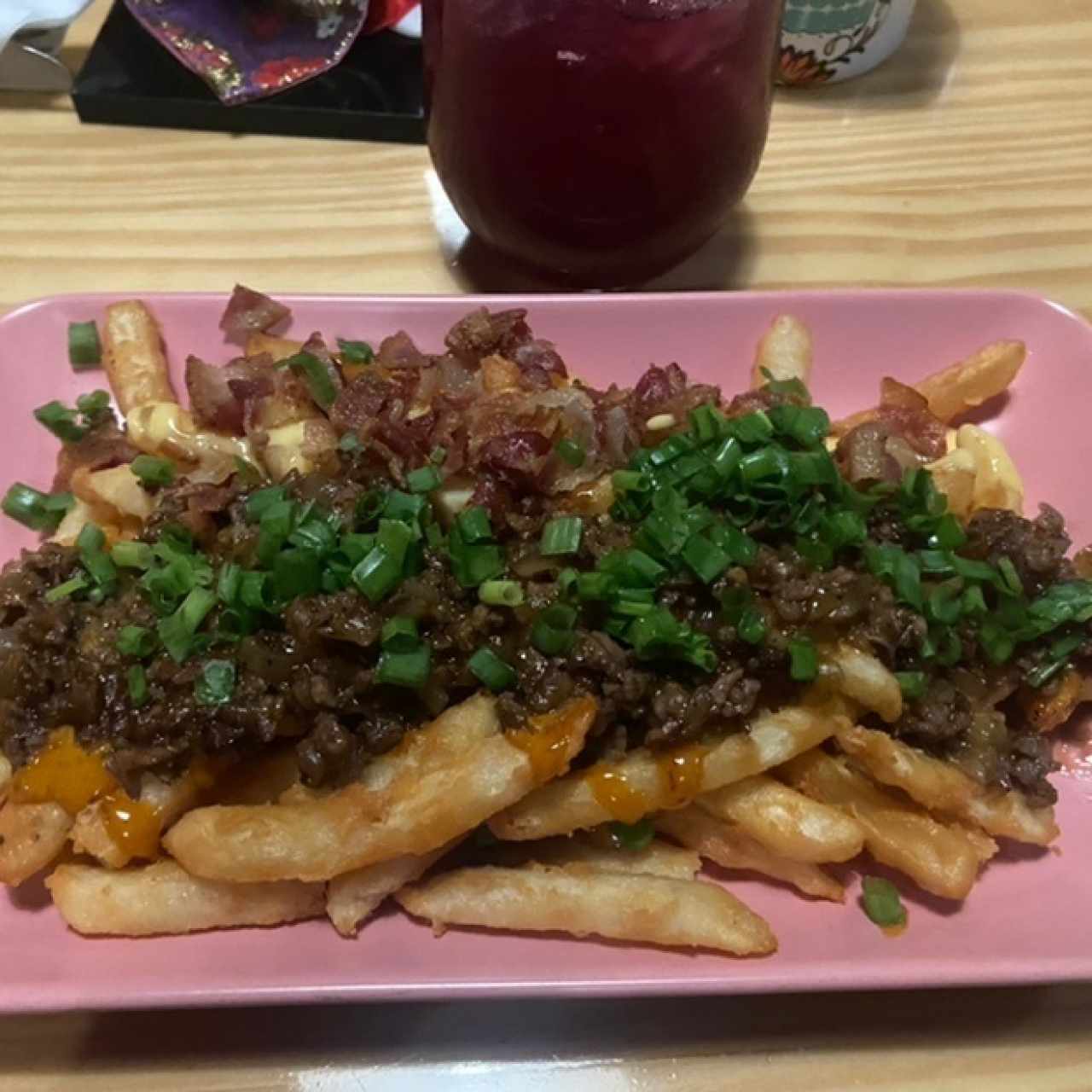 Fries con carne y bacon