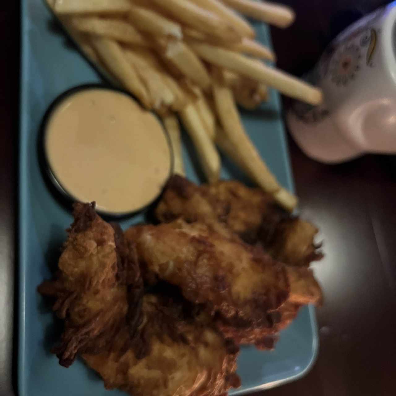 Deditos de pollos y papss frita