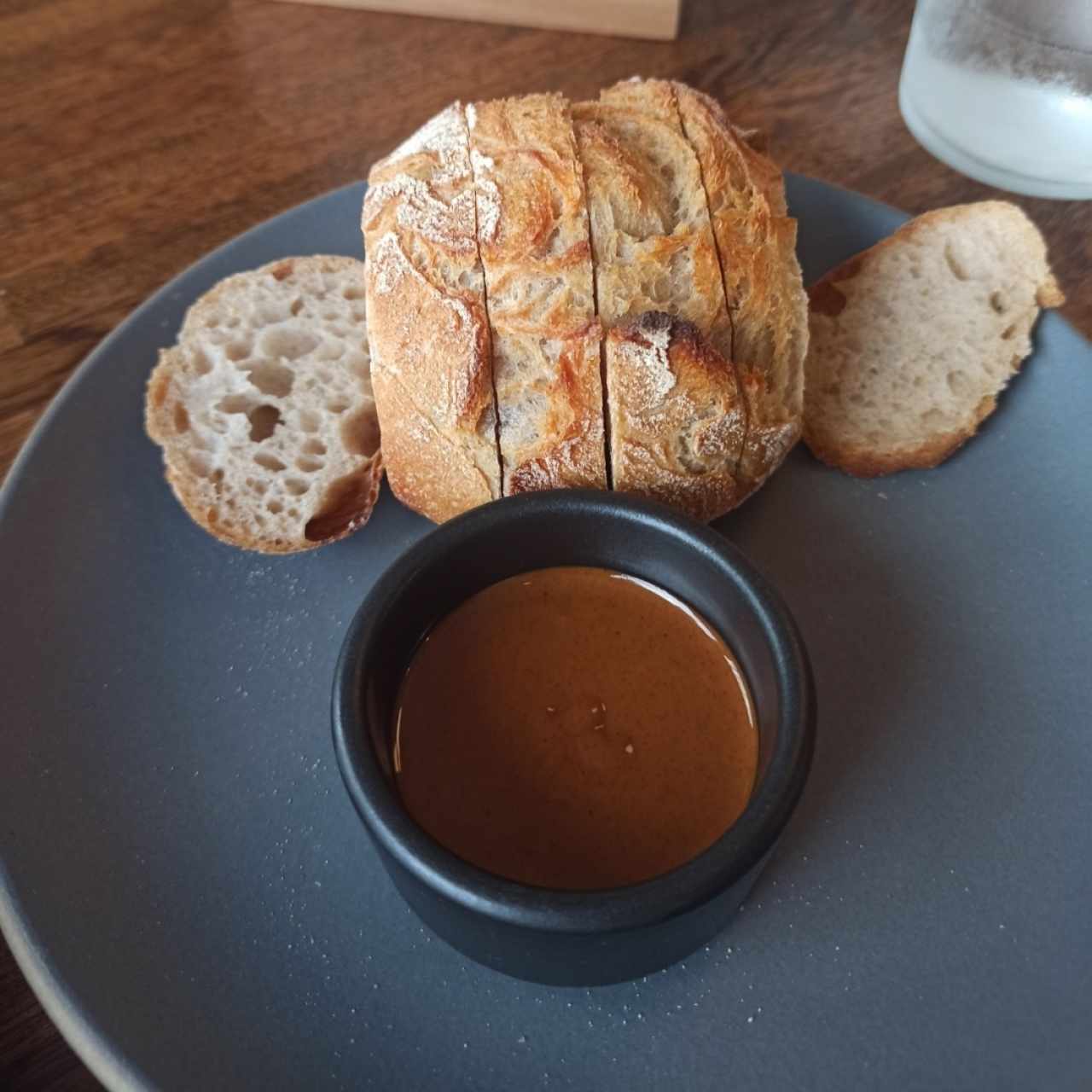 Pan con mantequilla de almendra 