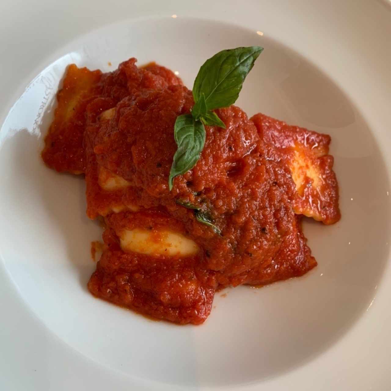 Ravioli al pomodoro basilico