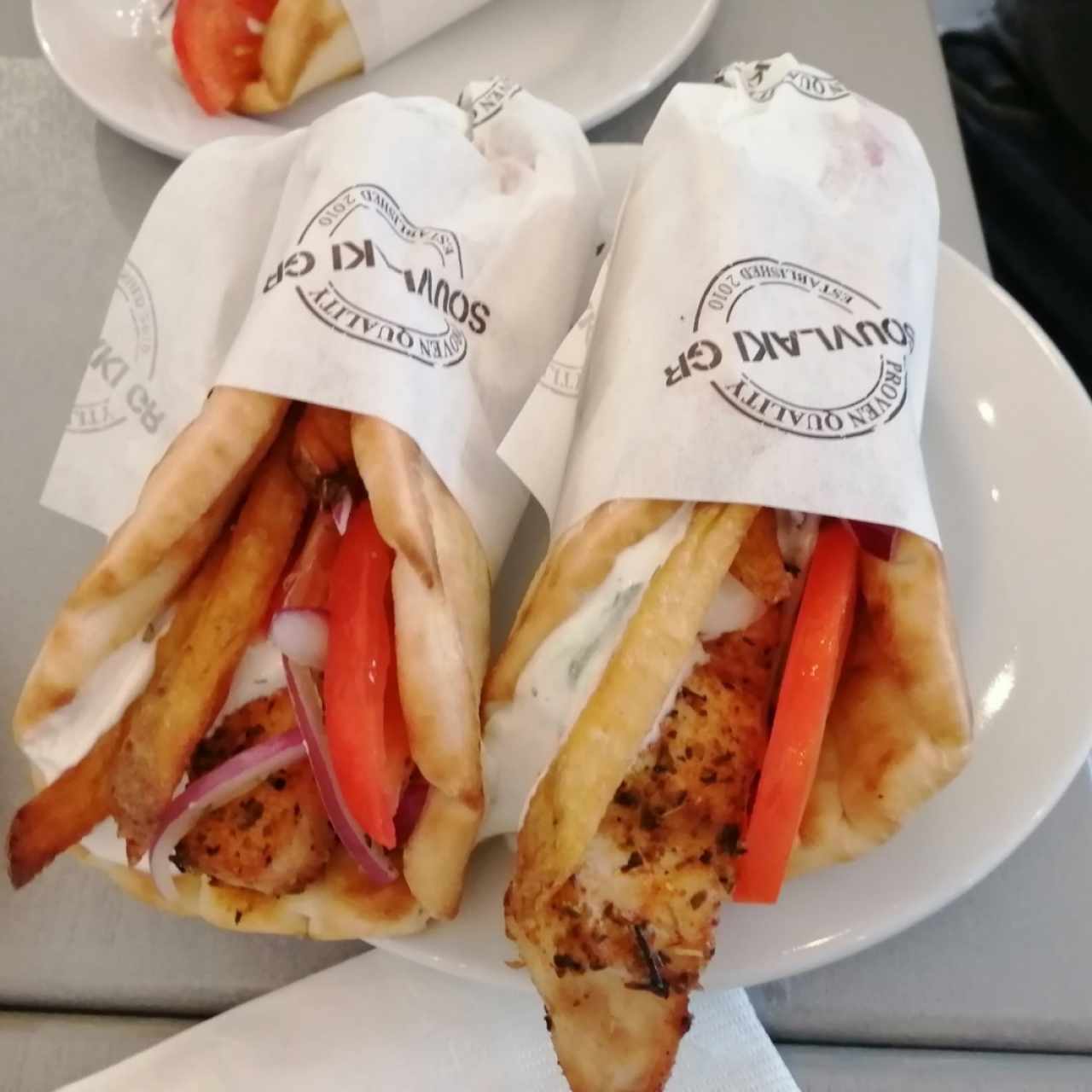 Souvlakis de pollo 