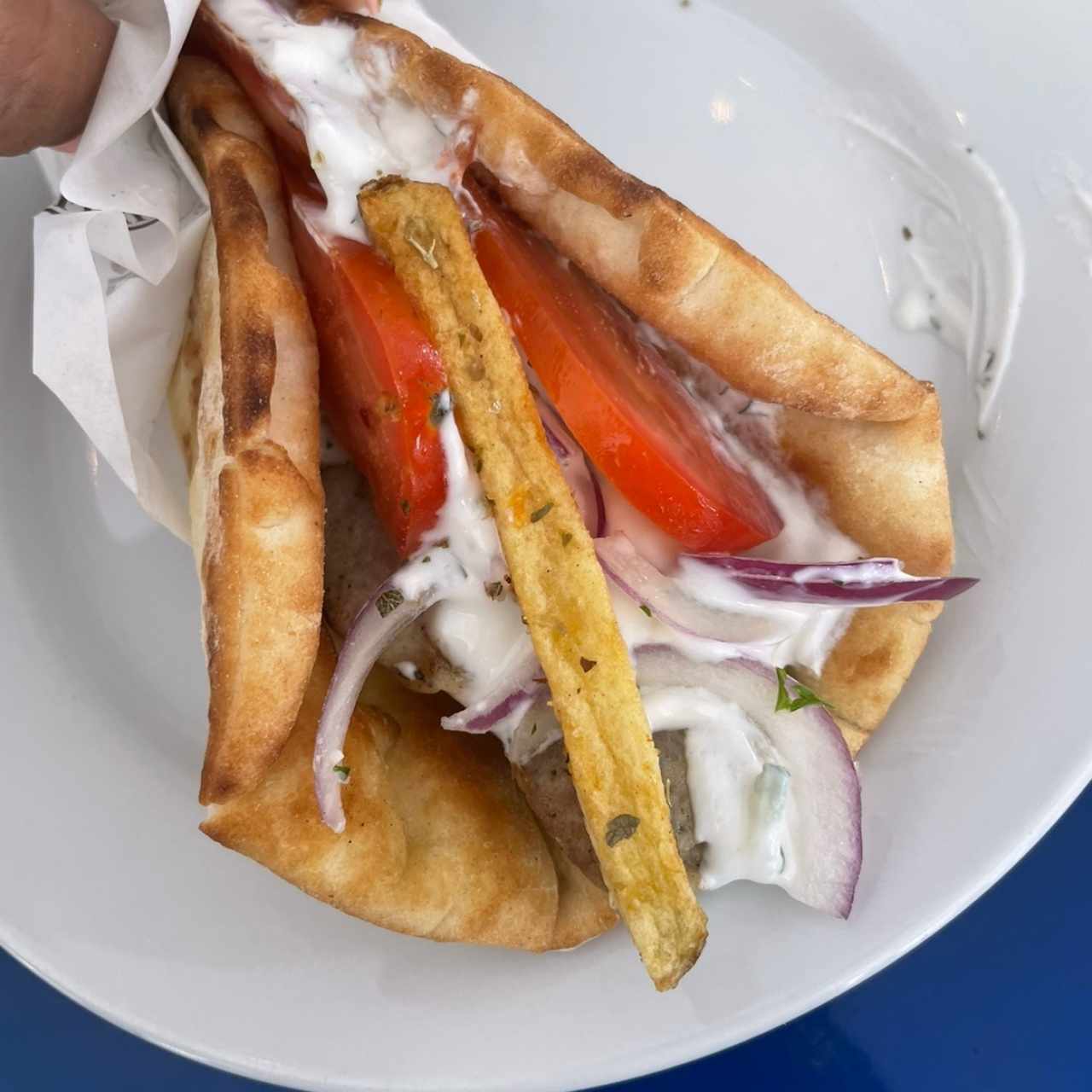 Souvlaki de chorizo griego con Tzatziki 