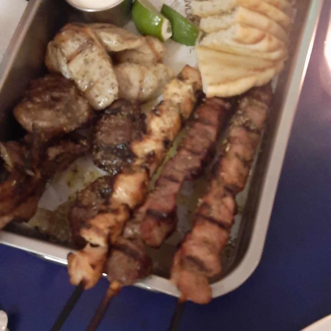 Pikilia Psita Bandeja de carnes mixtas)