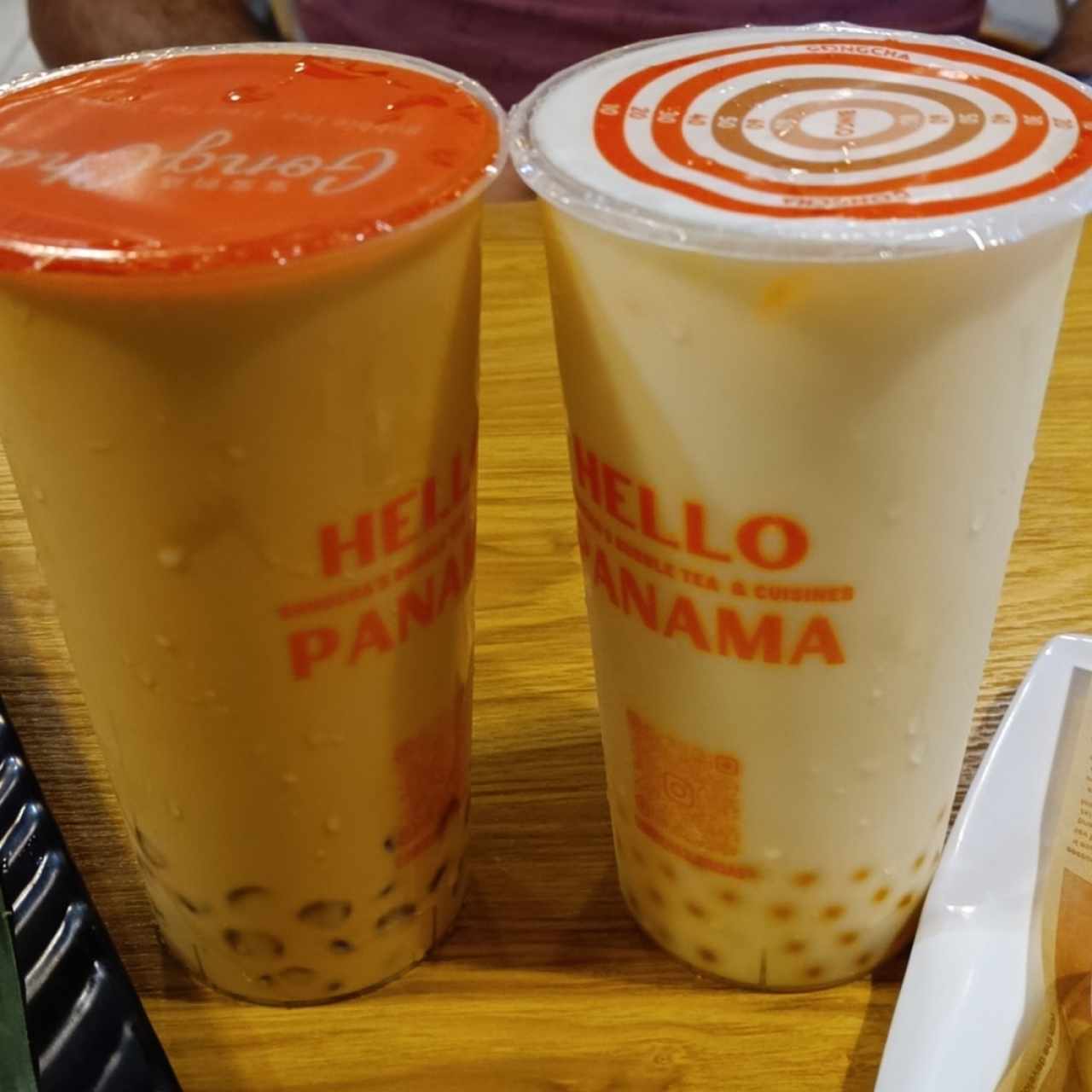 Thai milk bubble tea & vanilla bubble tea