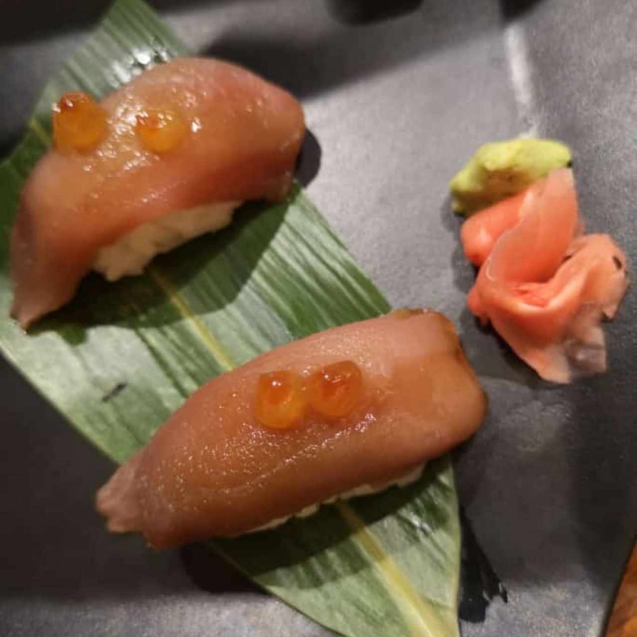 Nigiri tuna