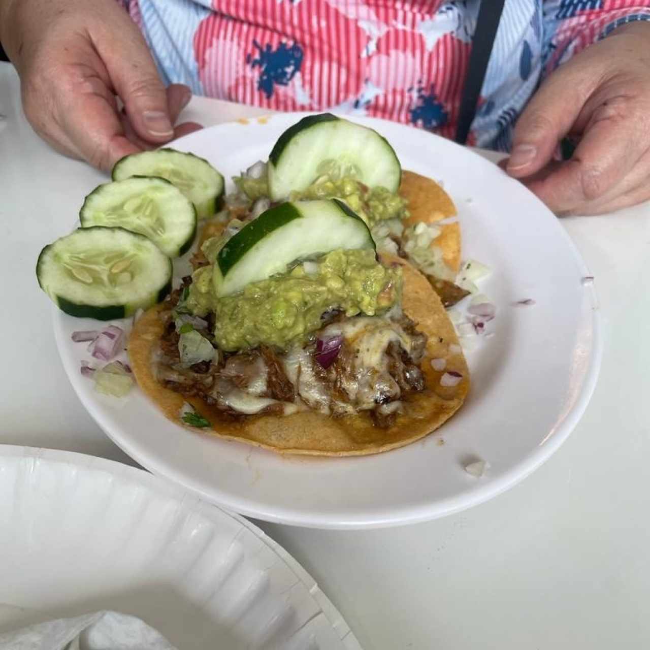 Volcanes de Birria (3 Tortillas Fritas Crujientes con Queso, Birria, Cebolla, Cilantro, Consomé y Topp)