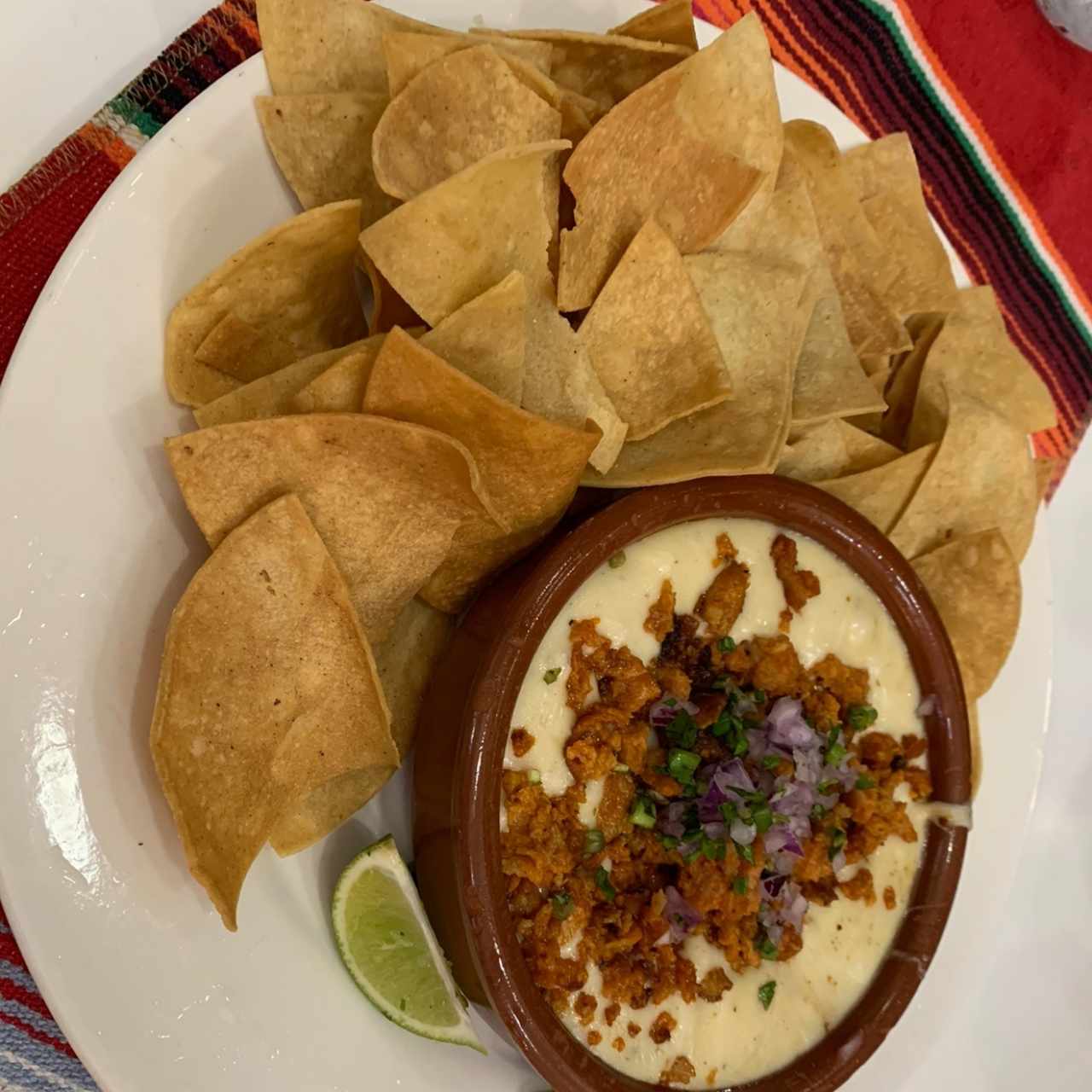 Queso Fundido con Chorizo