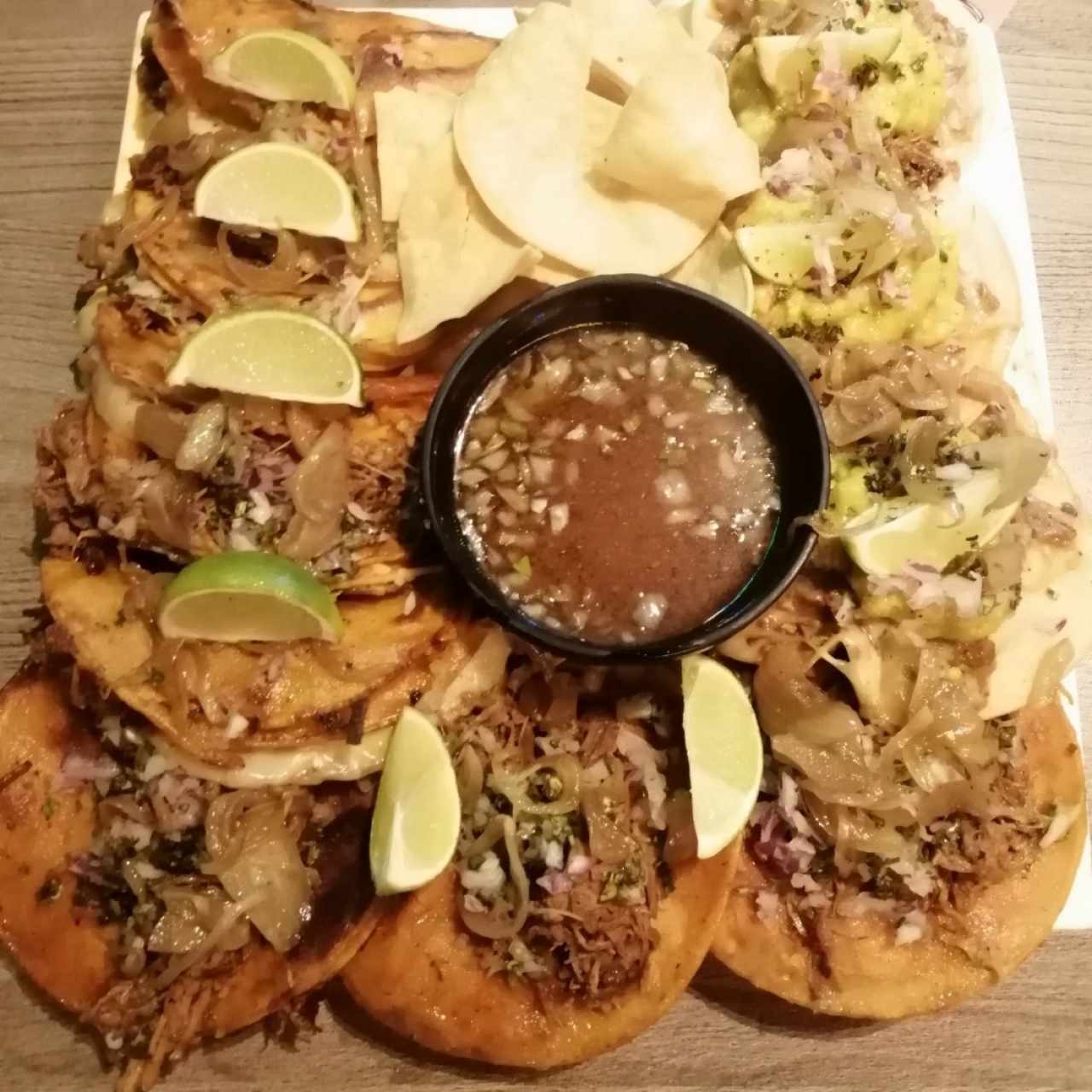 Bandeja taquera de birria