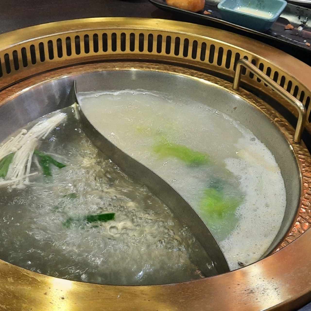 hot pot (caldos)