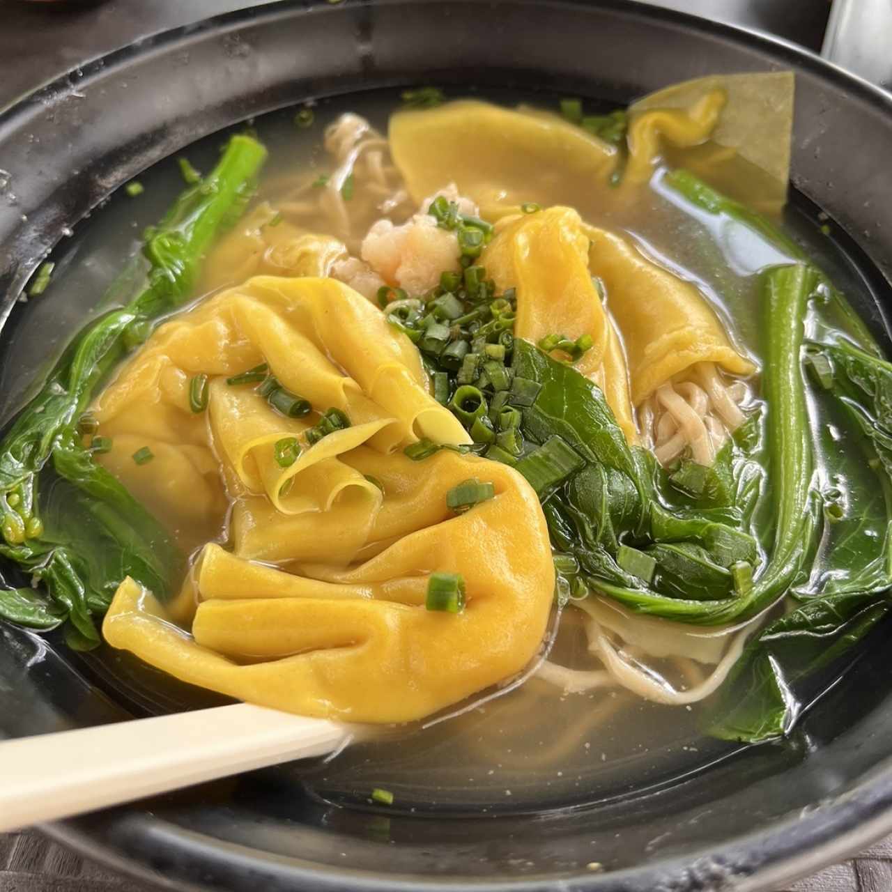 Sopa de Wanton de Camarón con Fideos