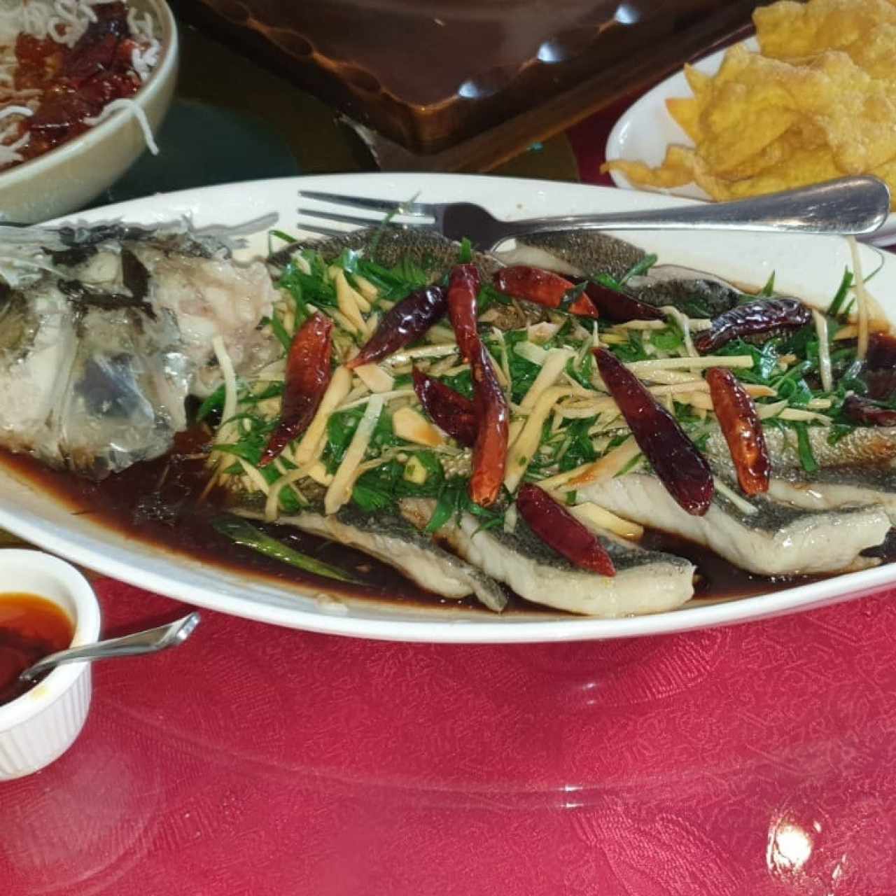 Pescado al Vapor con Jengibre y Cebollina