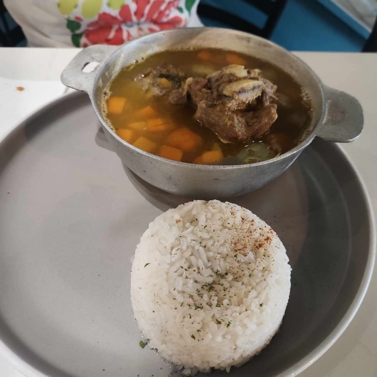 Sopa de costilla y verduras