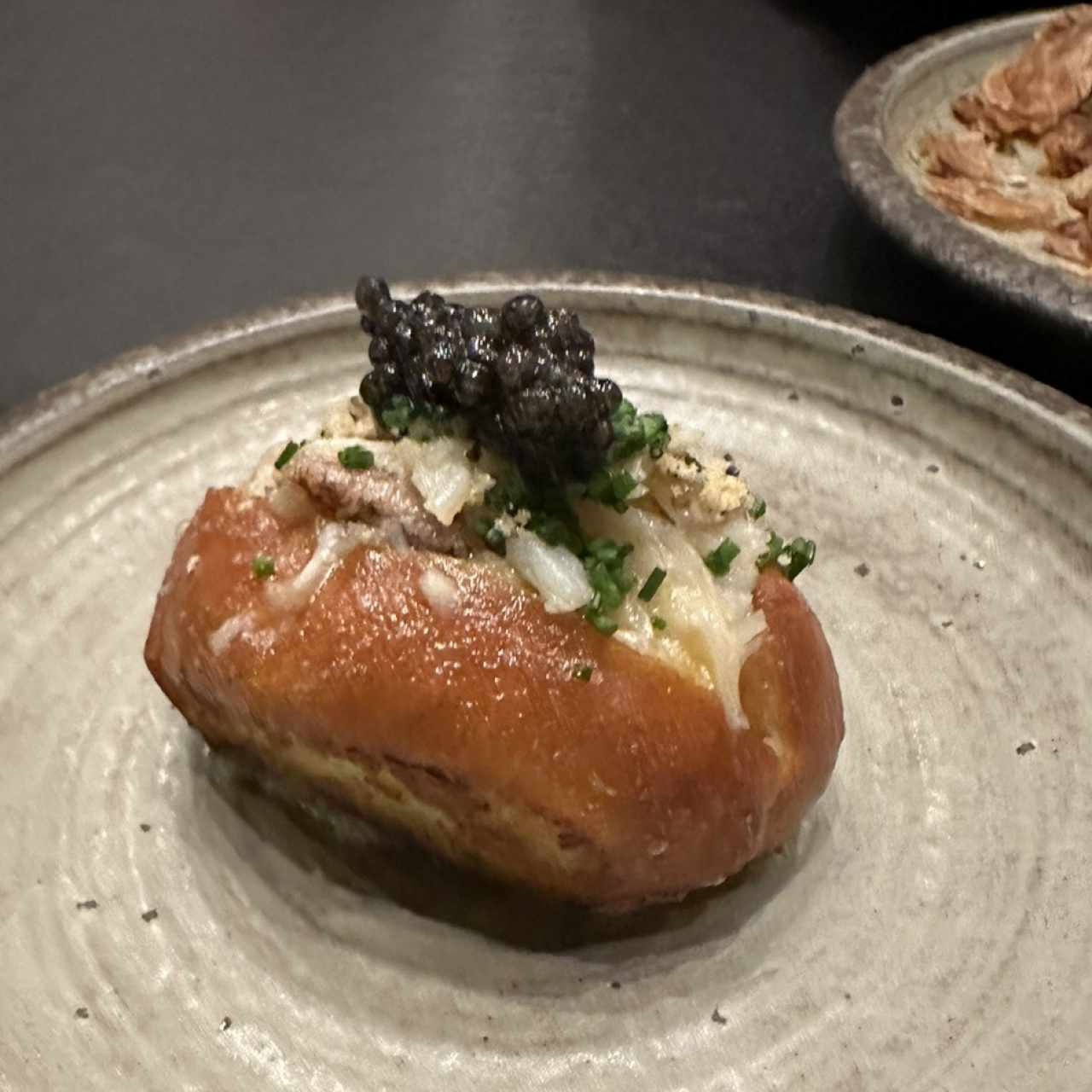 Roll de centollo con caviar