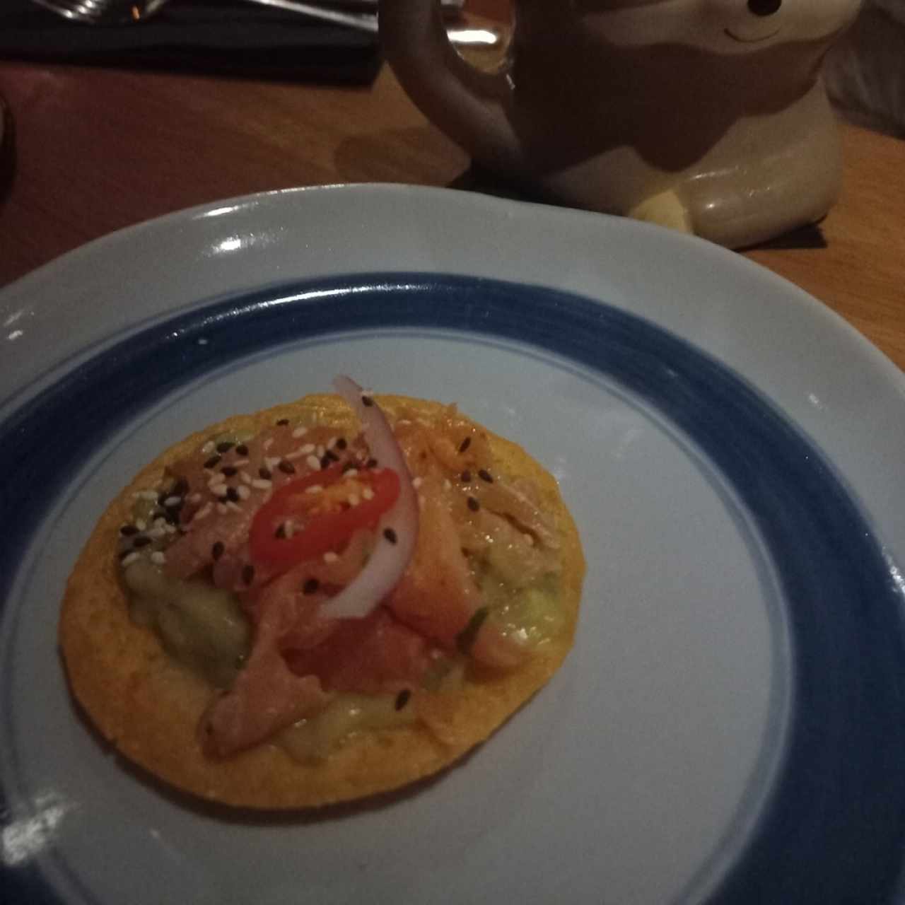 tostada de salmon