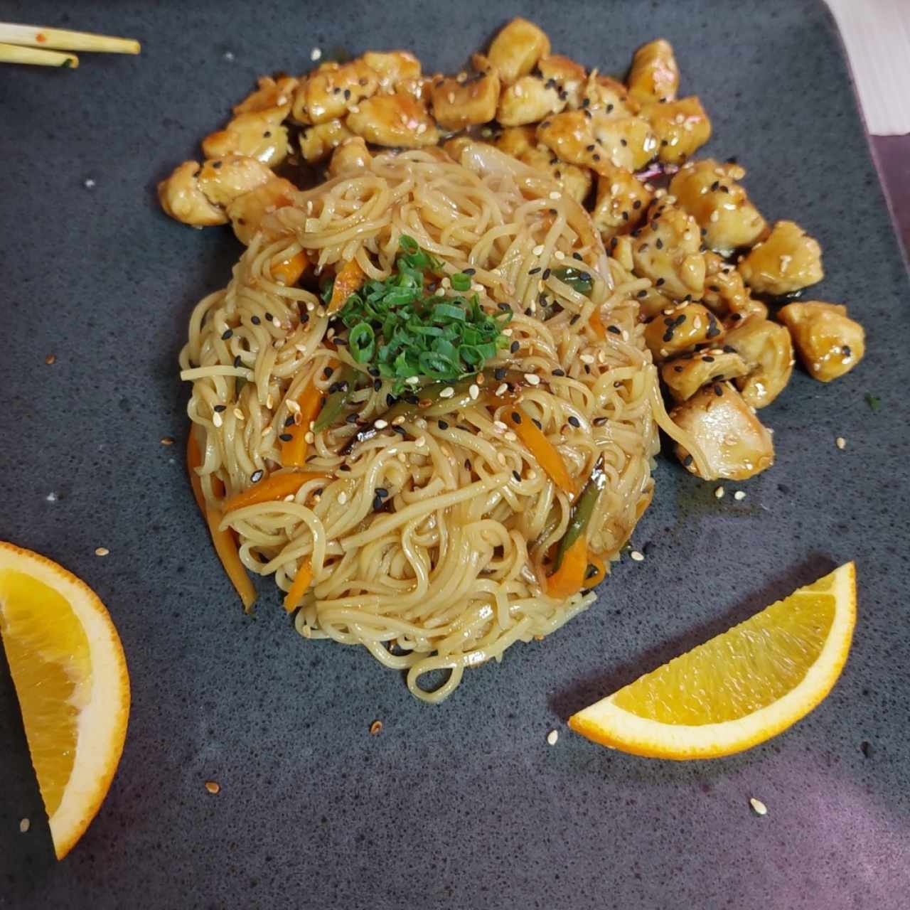 Yaki soba de pollo