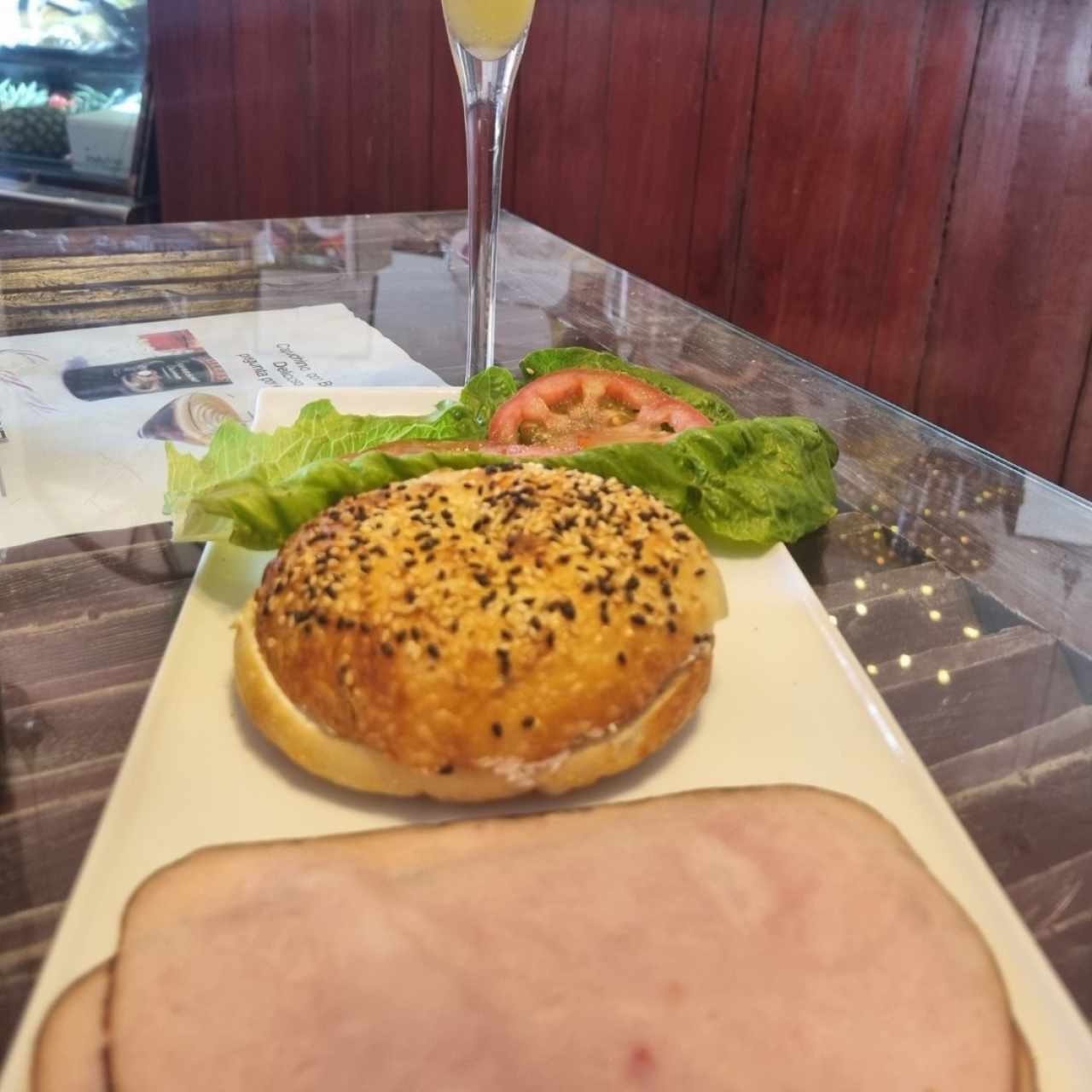 Bagel de queso crema con pavo