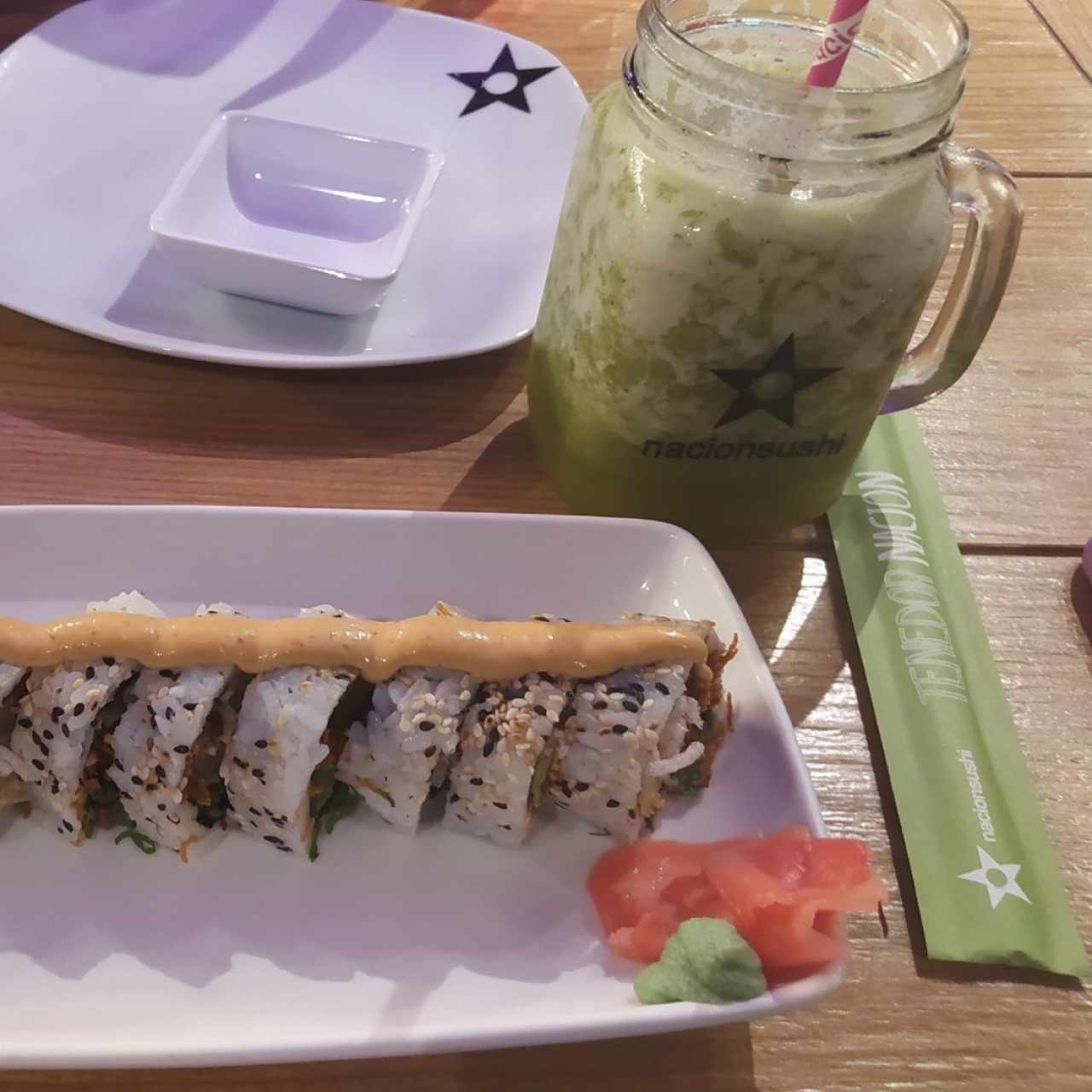 Fuji Deli y jugo nación 