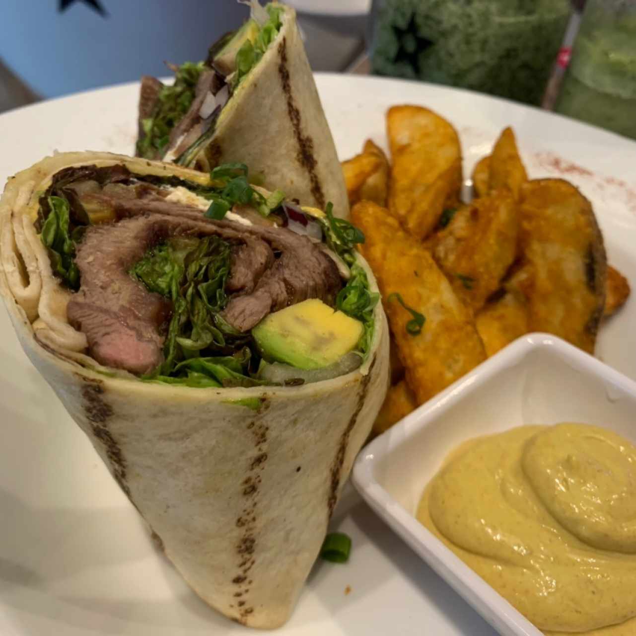 Wrap de carne con salsa curry