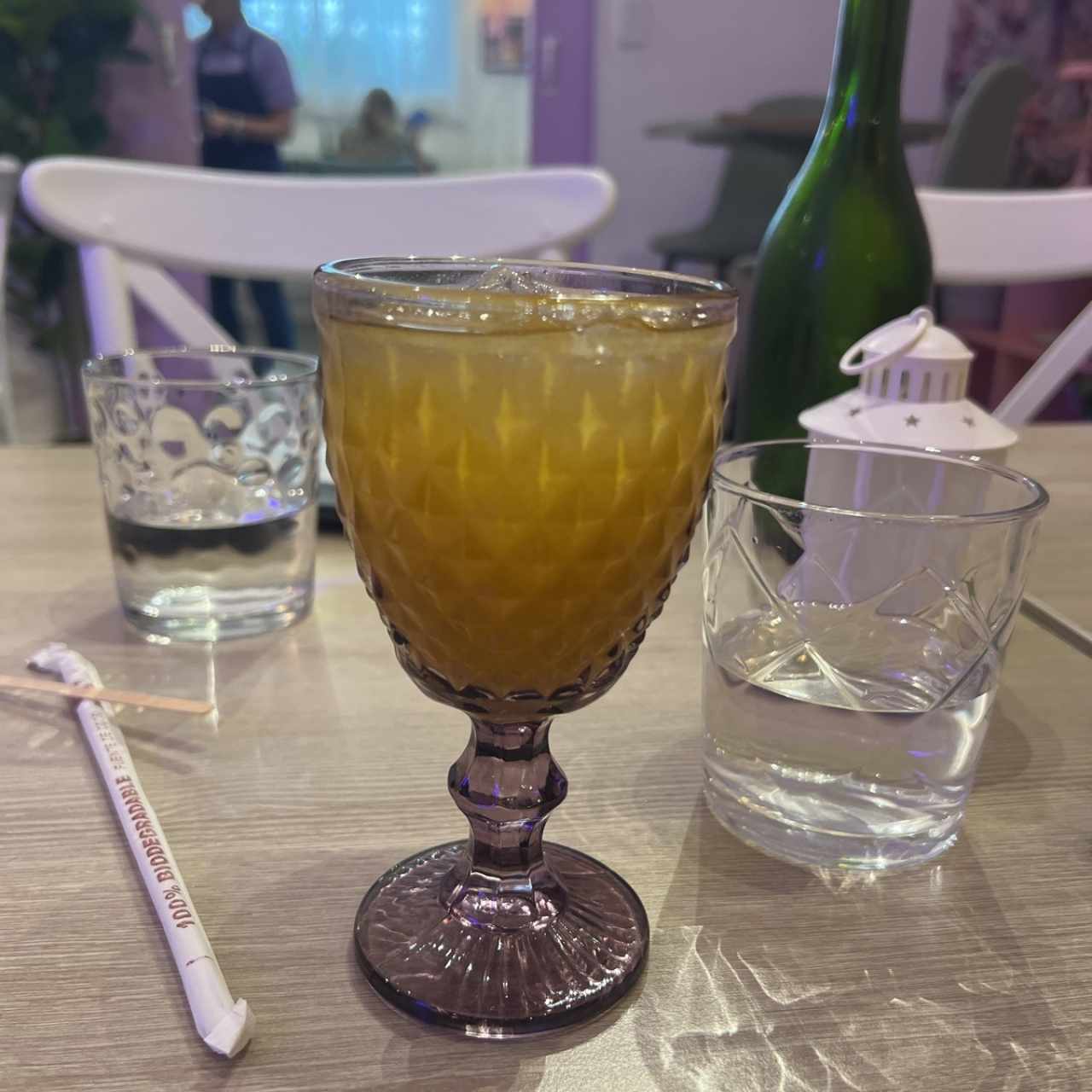 Jugo de piña y maracuyá 