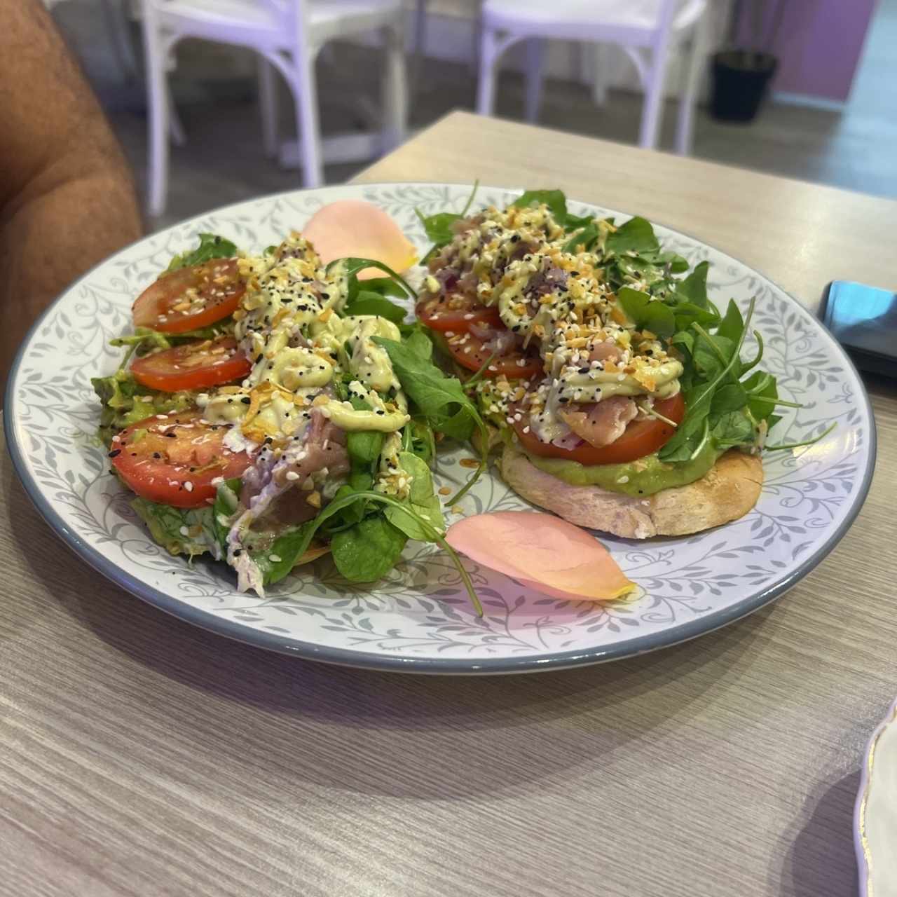 Benedict-Ish - Bacon y Aguacate